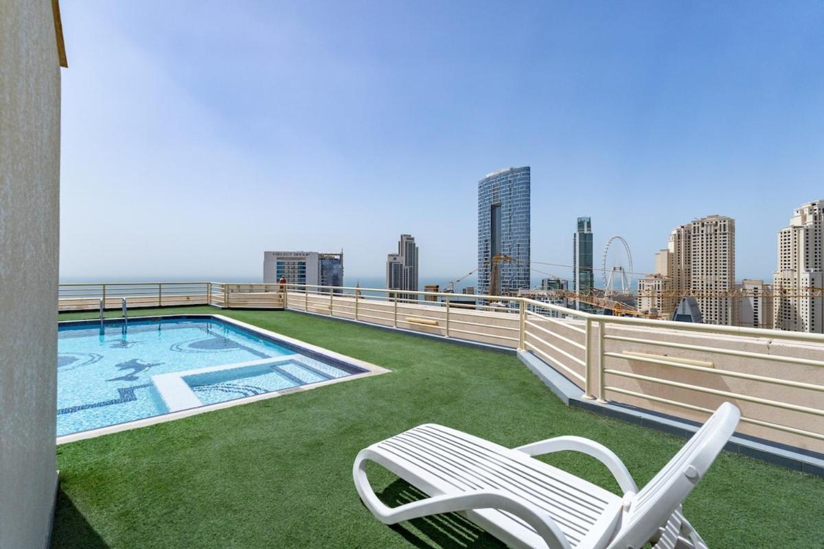 Manchester Tower With Marina Views And Balconies Apartment