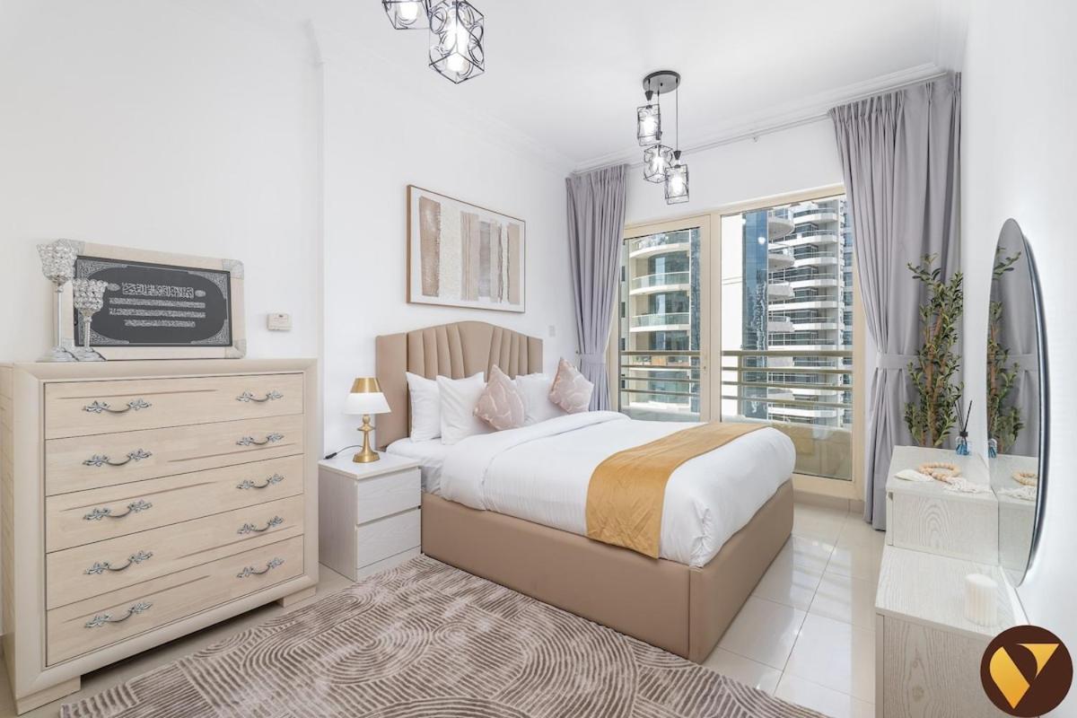 Manchester Tower With Marina Views And Balconies Apartment Dubai