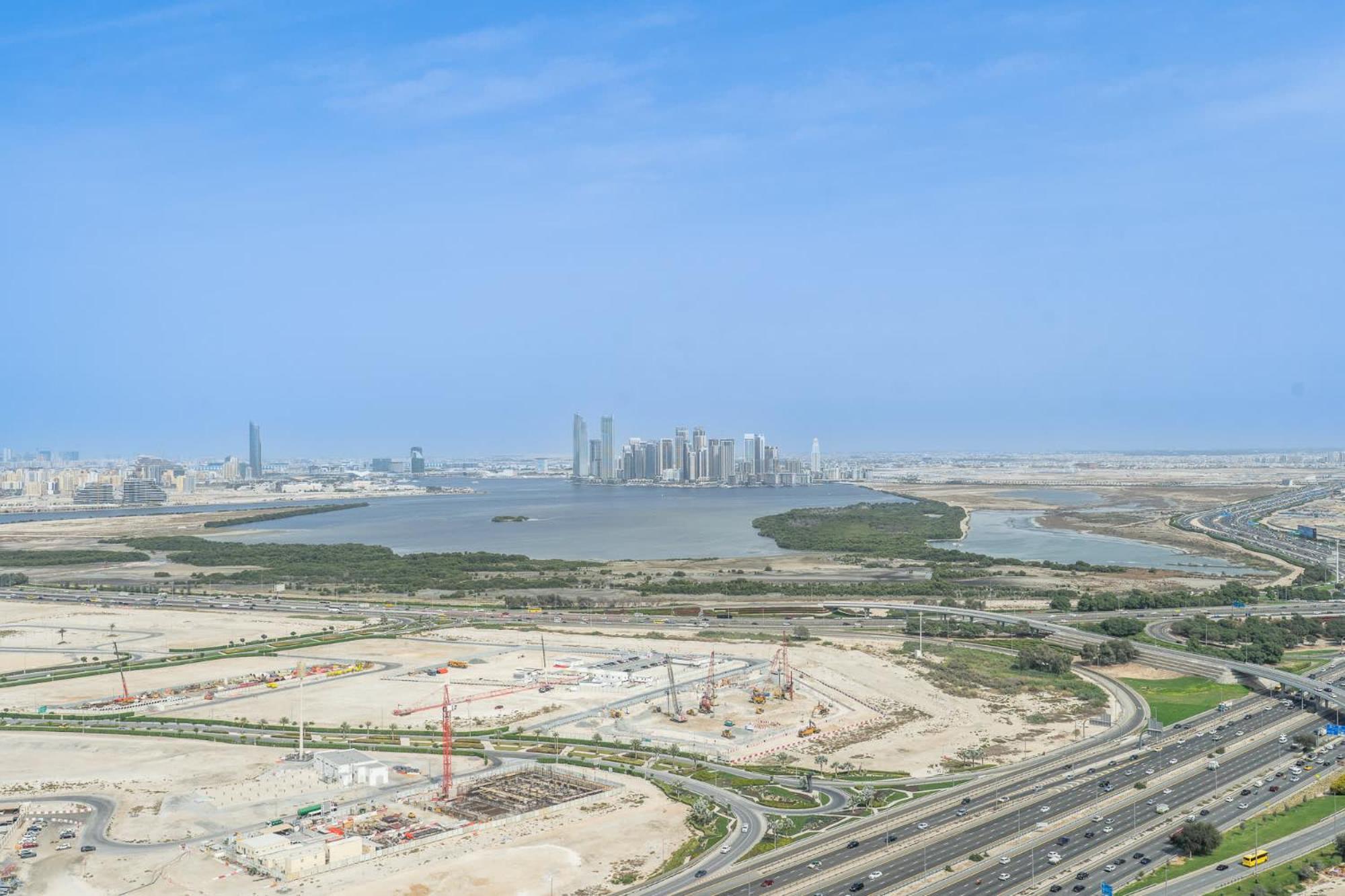 Apartment Amazing 2-bedroom In Sobha Creek Vistas Grande!