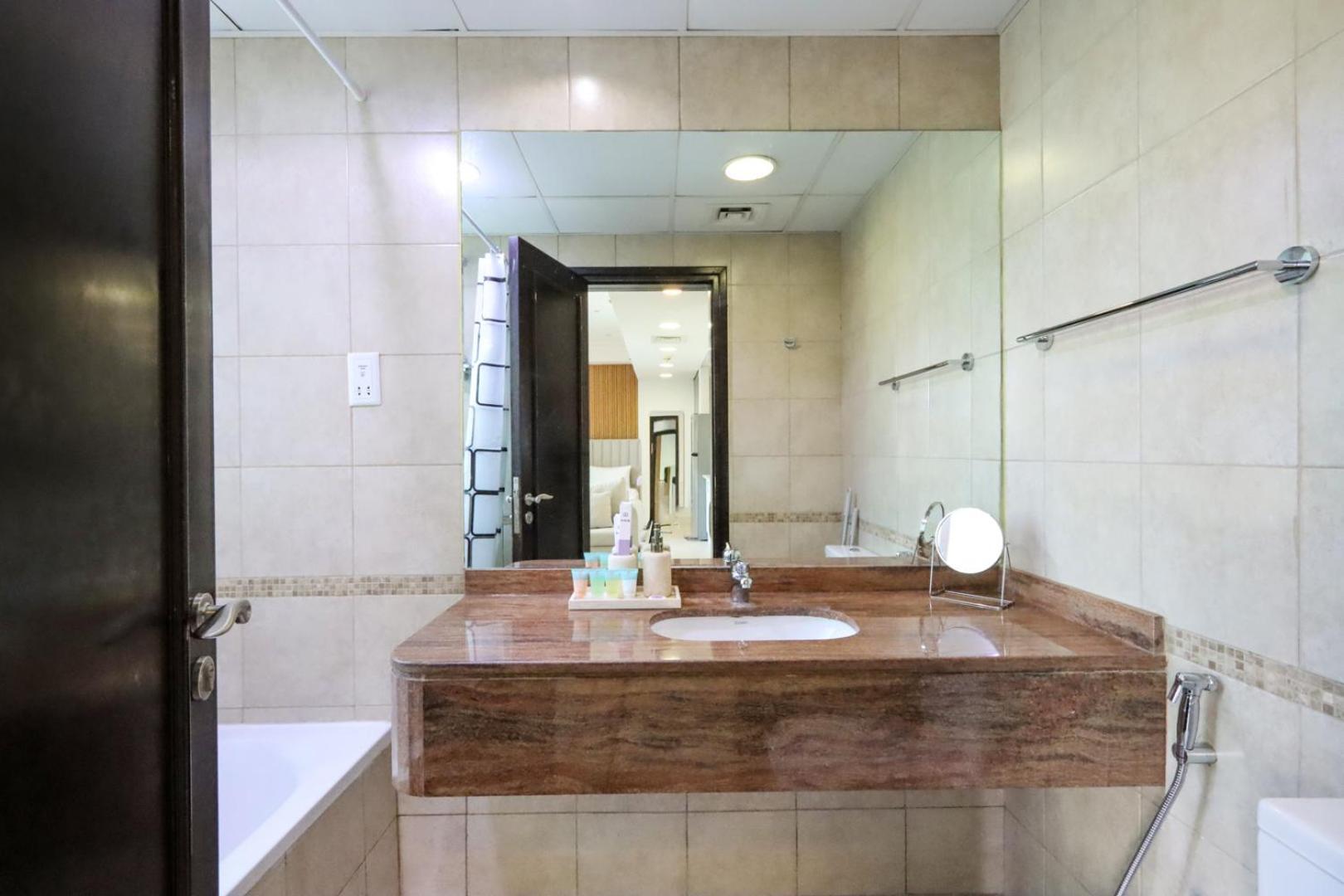 Livbnb - Modern In Marina * Dubai