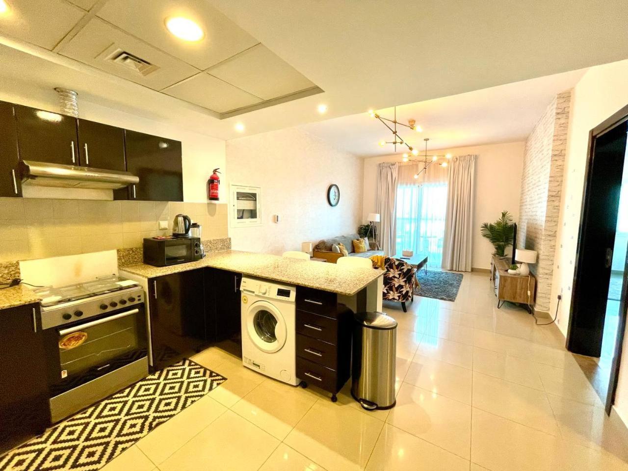 Stadium View 1bedroom In Red In Sport Apartment