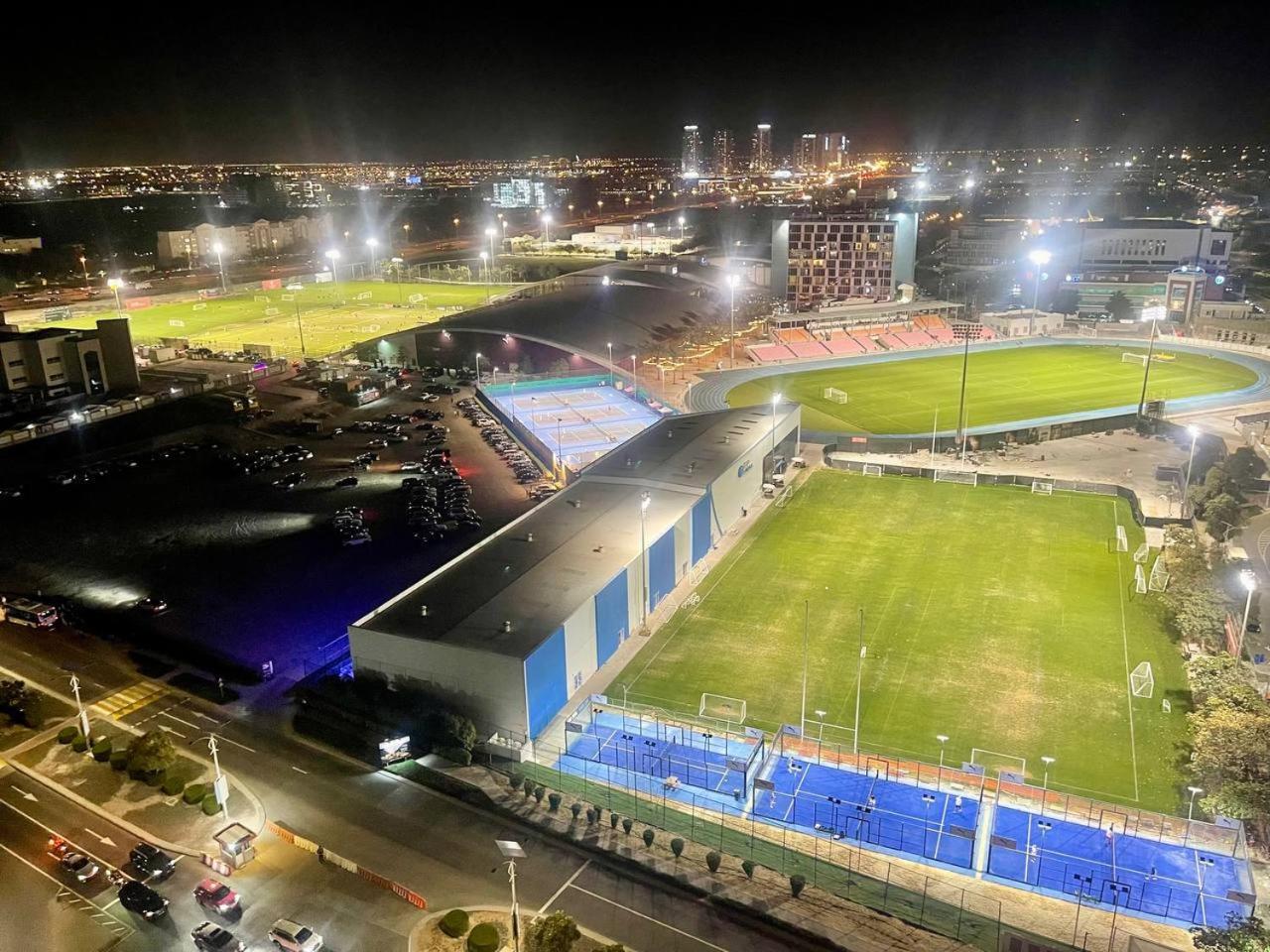 Stadium View 1bedroom In Red In Sport Apartment *