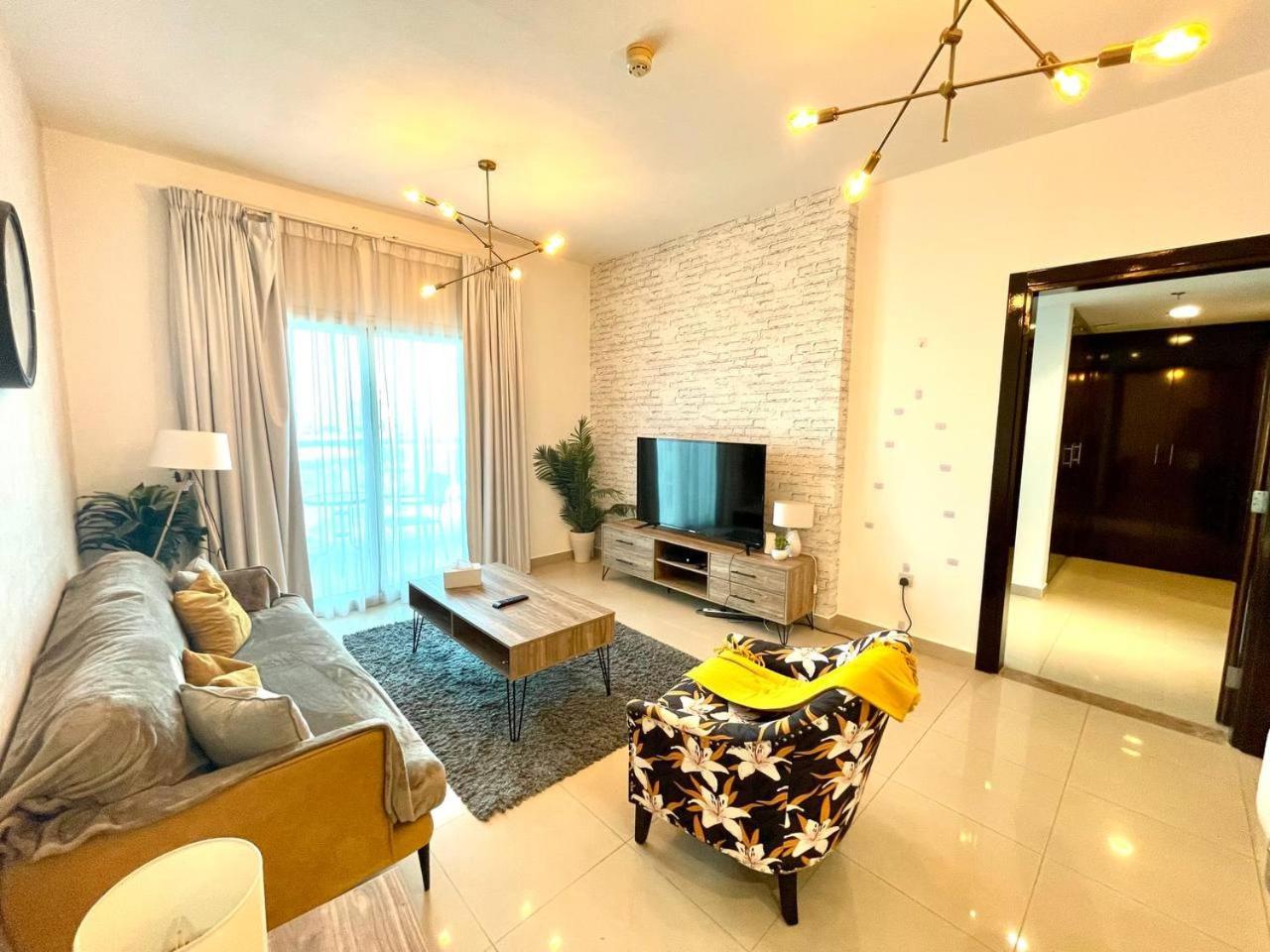 Apartment Stadium View 1bedroom In Red In Sport *
