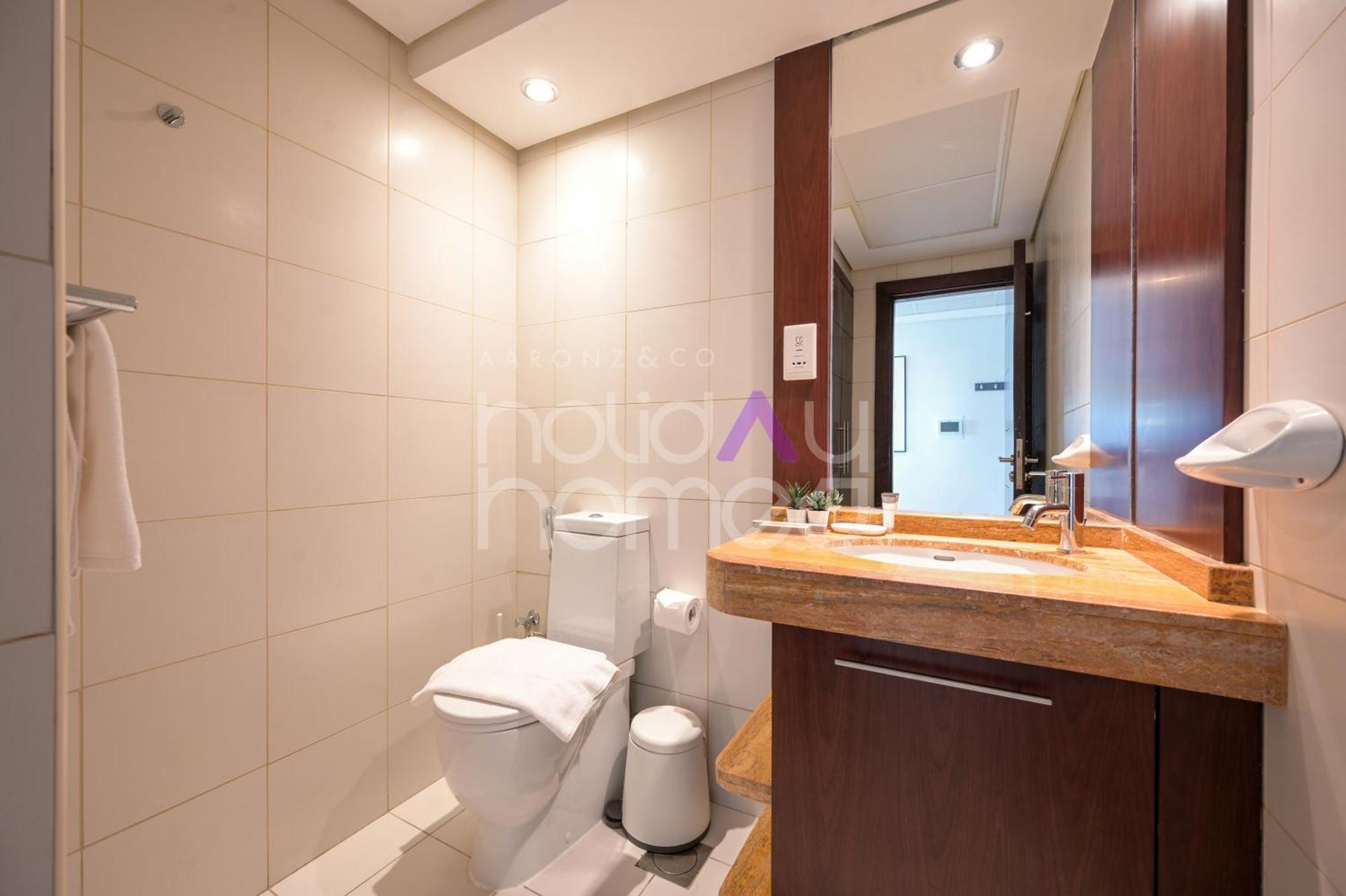 Modern 1br In Burj Views Tower Downtown Apartment