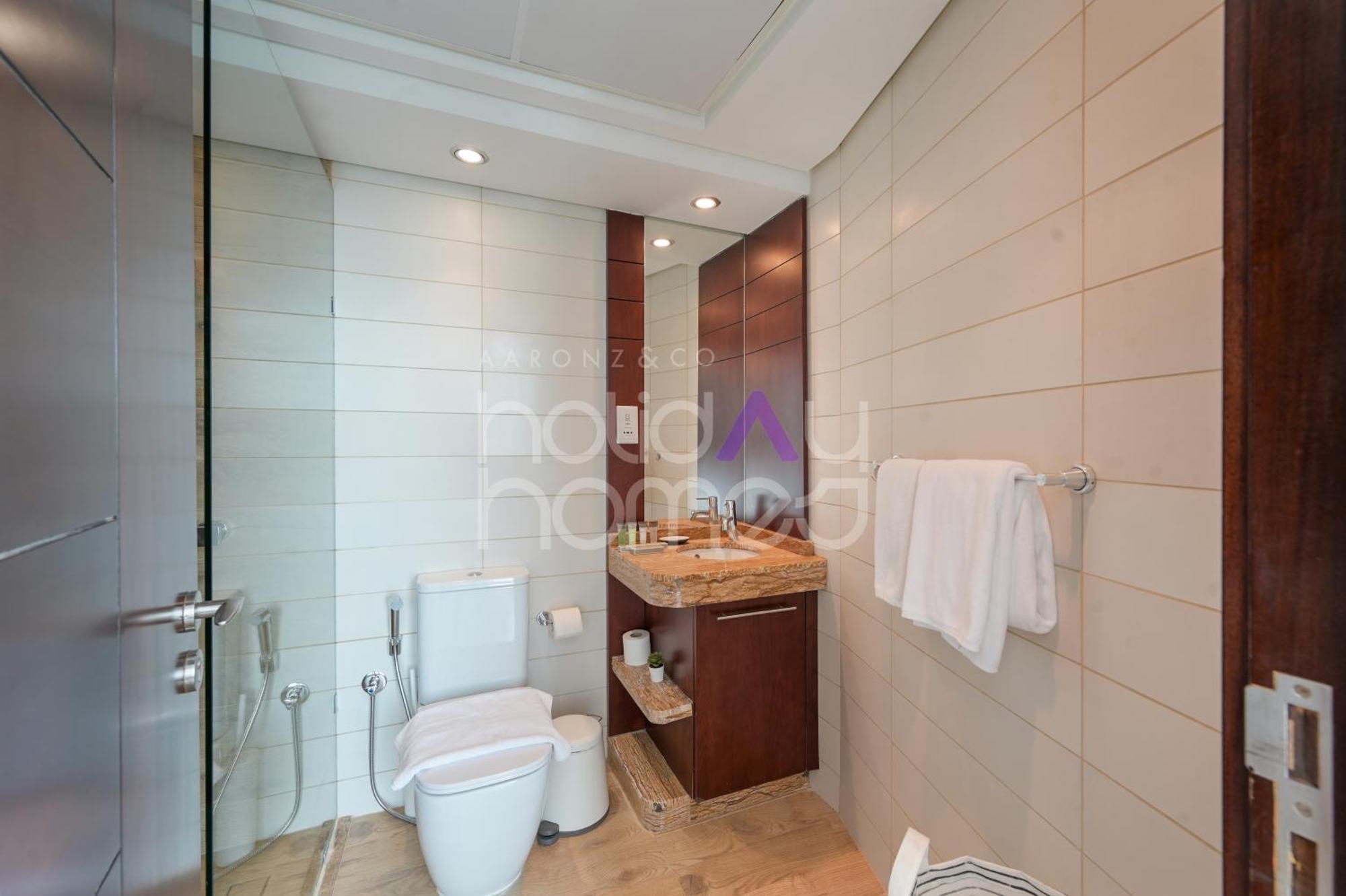 Modern 1br In Burj Views Tower Downtown Apartment *