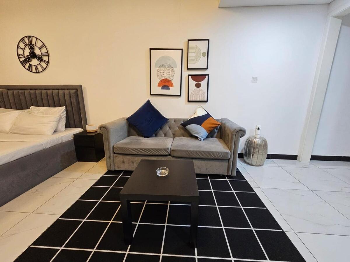 Homes2retreat - Cozy & Elegant In Jvc Apartment Dubai
