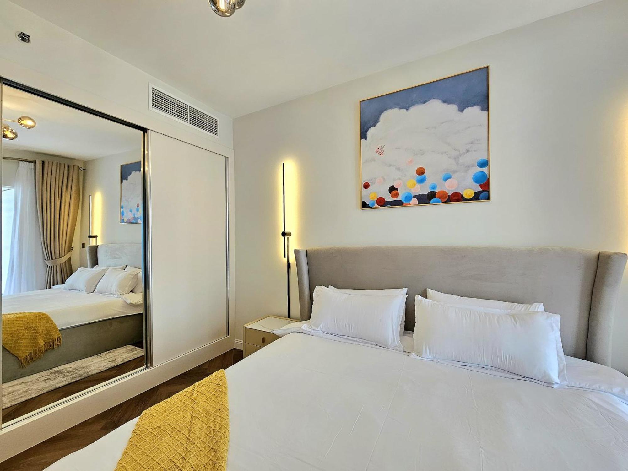 Lux 1br High-floor In Marina