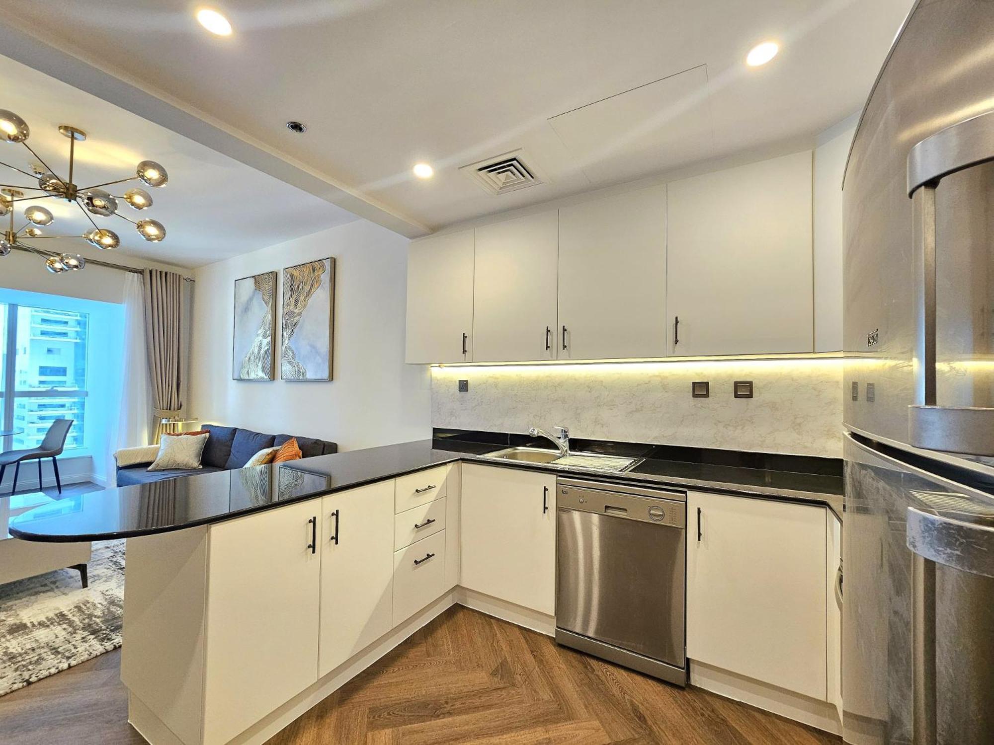 Lux 1br High-floor In Marina *