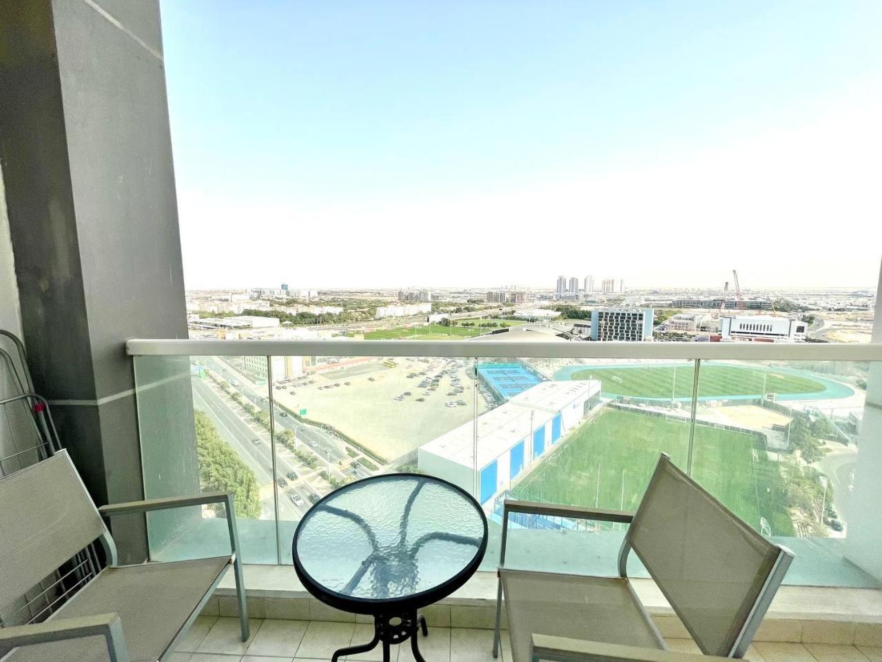 Apartment Stadium View 1bedroom In Red In Sport *
