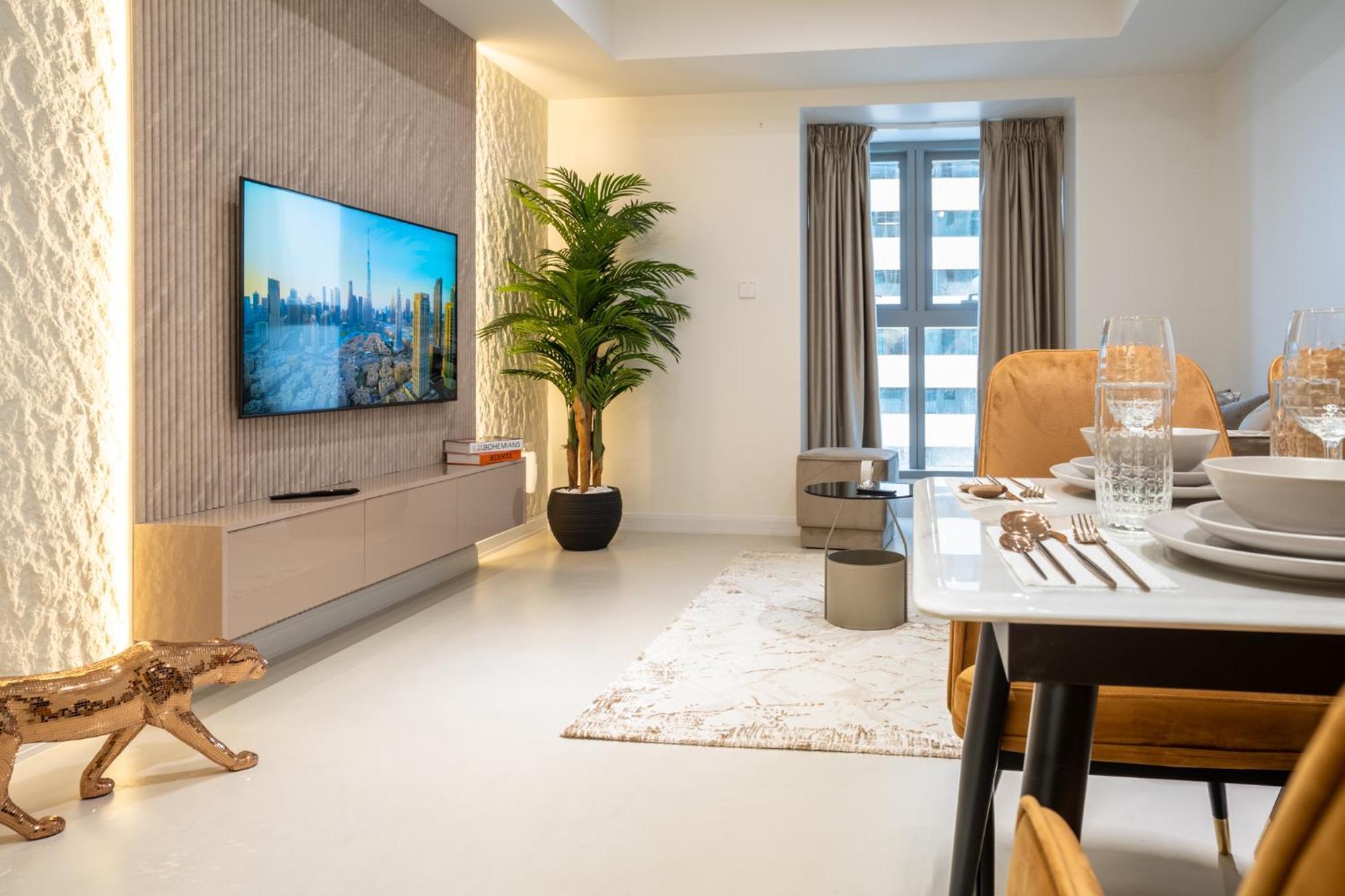 Modern Two Bedrooms In Marina Dubai
