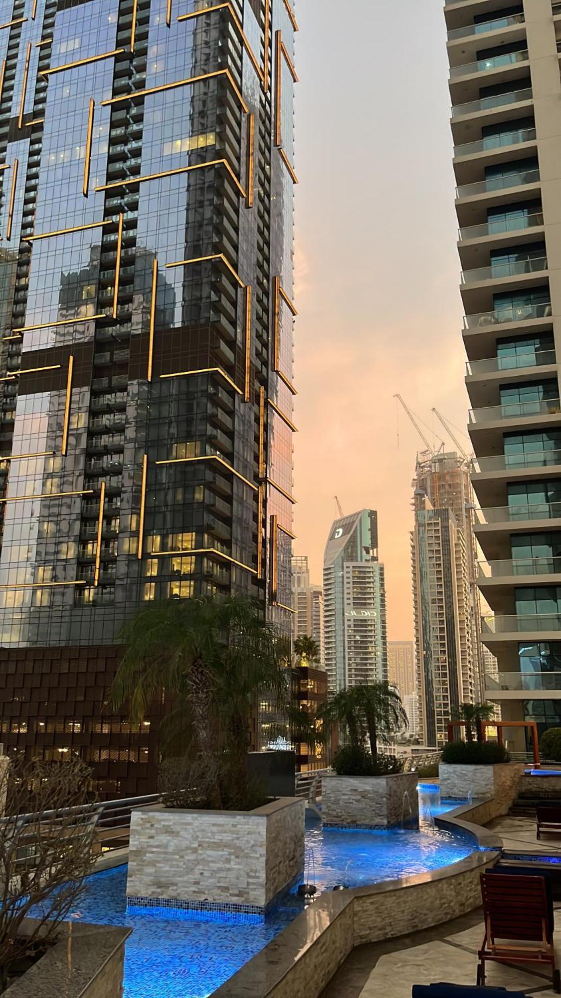 Modern Two Bedrooms In Marina * Dubai