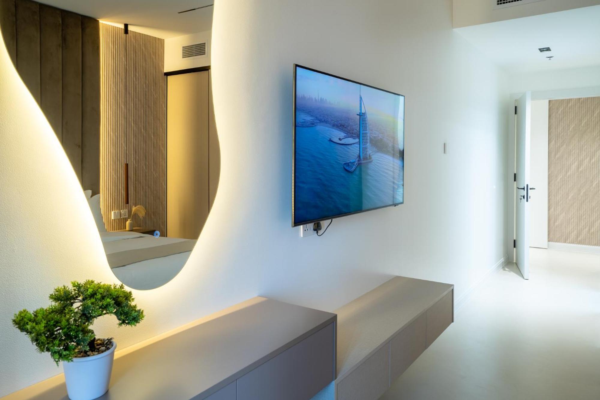 Modern Two Bedrooms In Marina Apartment Dubai