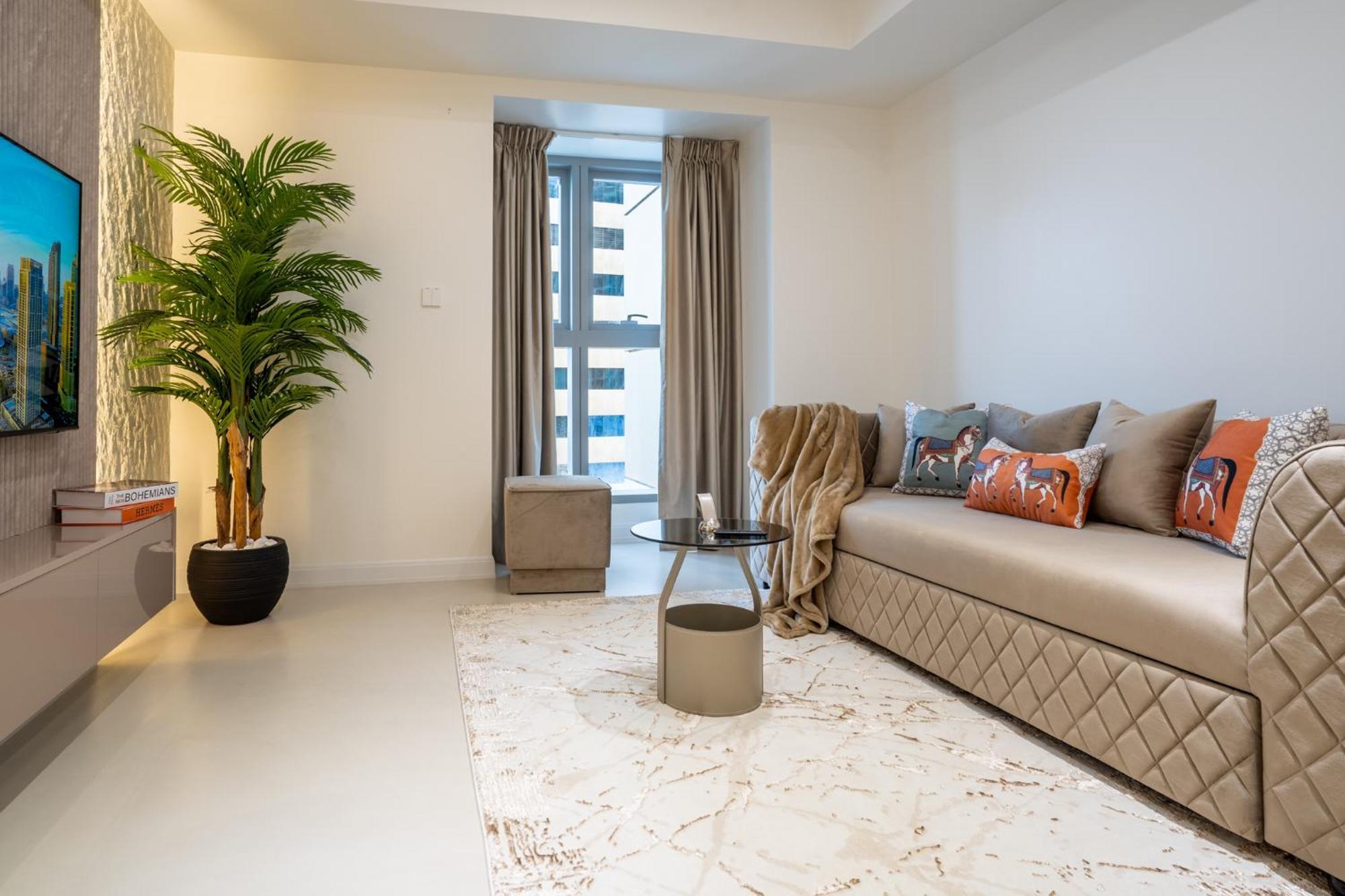 Modern Two Bedrooms In Marina