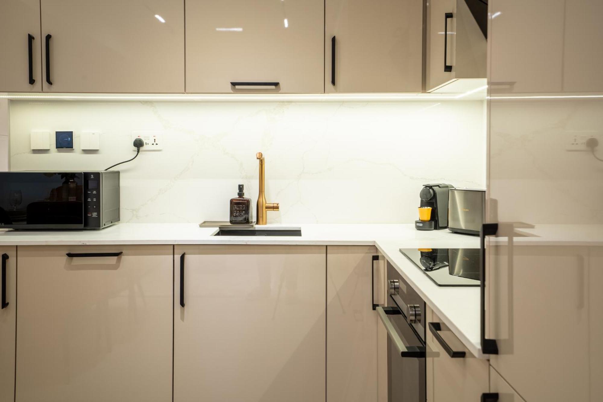 Apartment Modern Two Bedrooms In Marina *