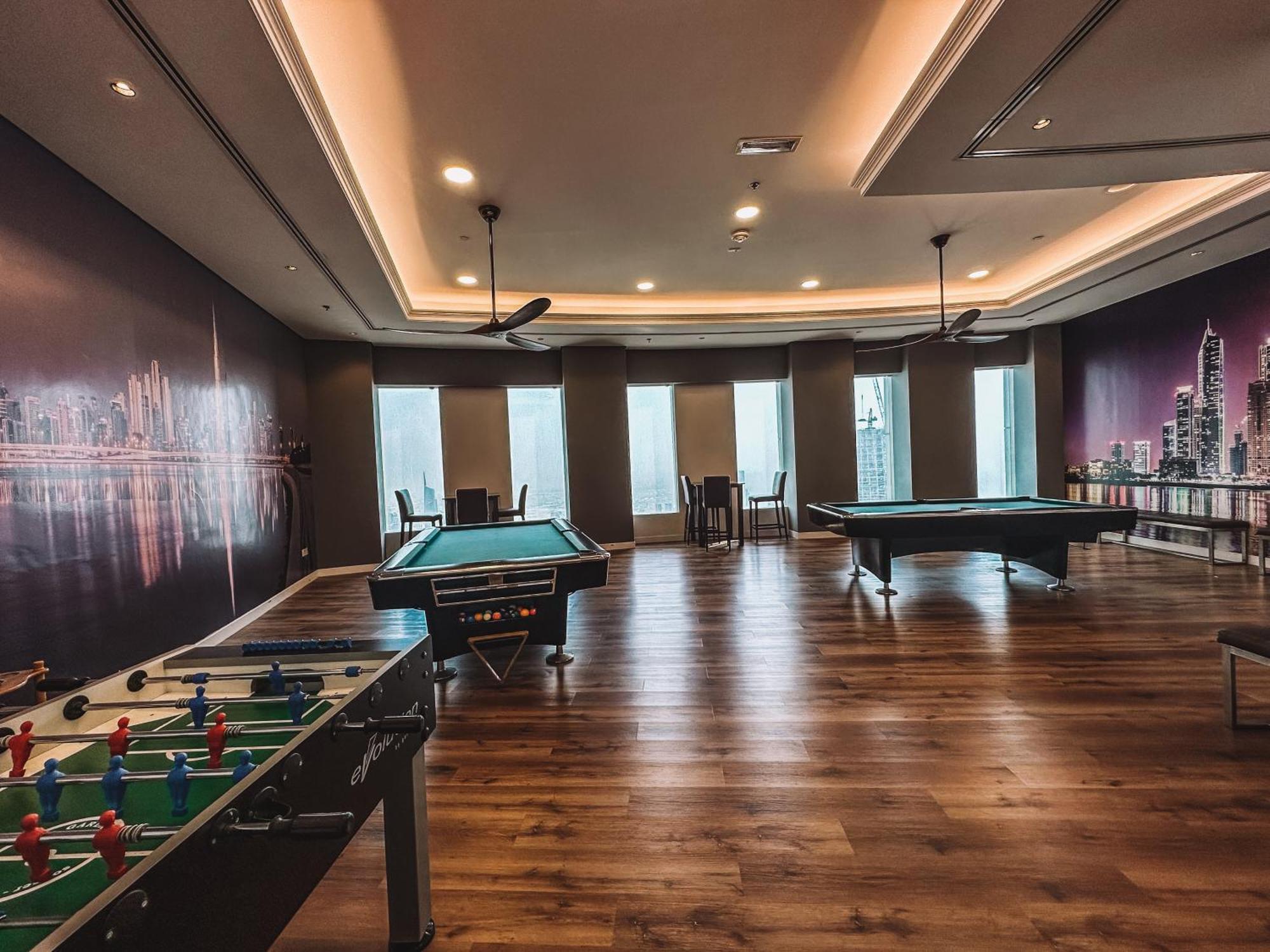Modern Two Bedrooms In Marina * Dubai