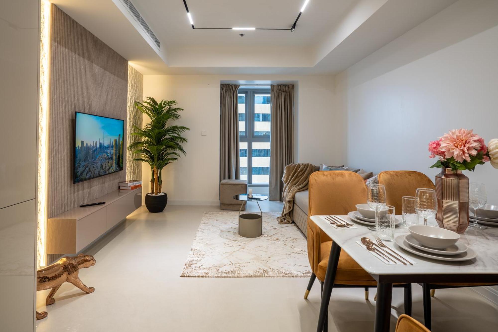 Modern Two Bedrooms In Marina * Dubai