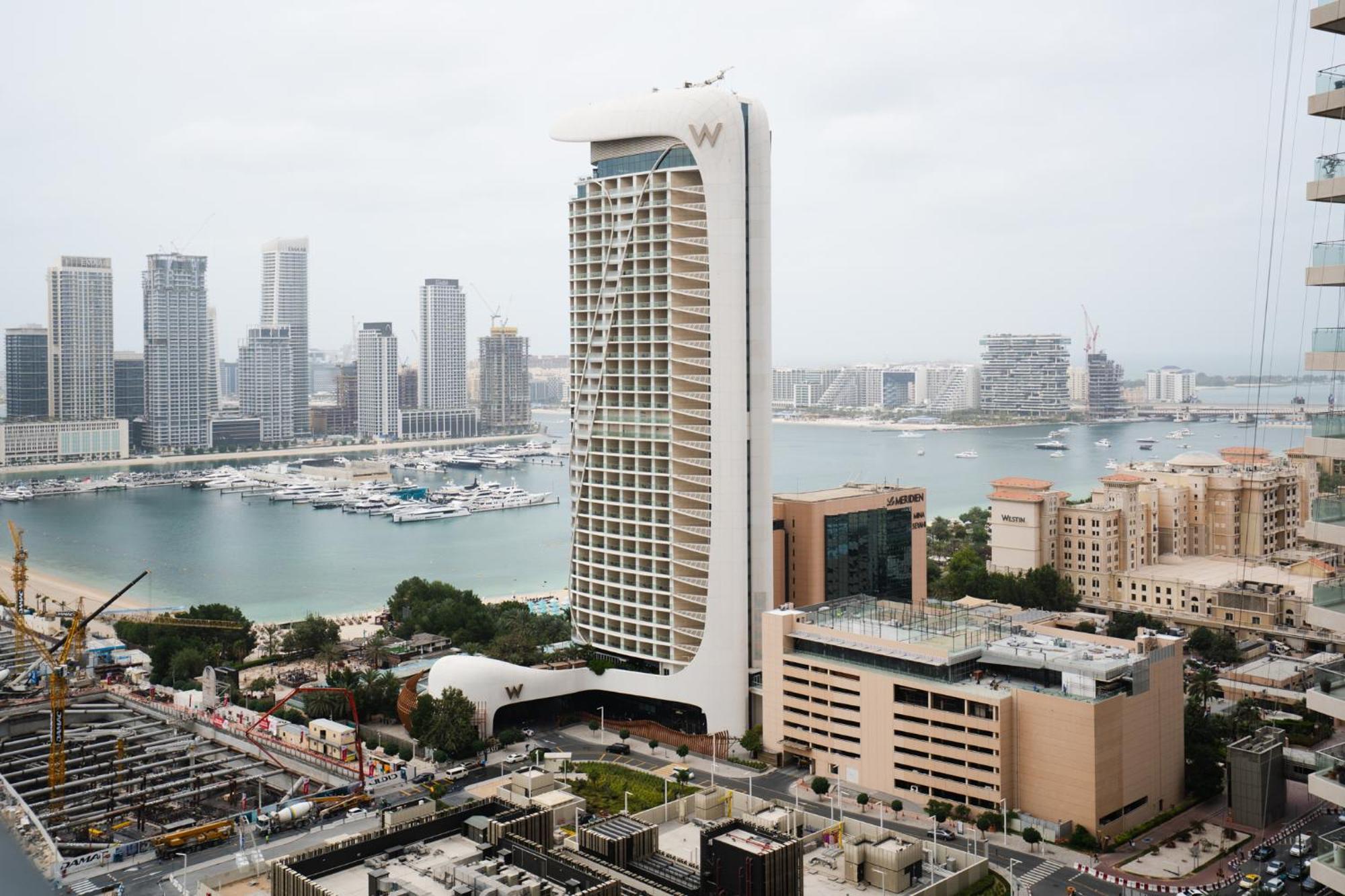 Modern Two Bedrooms In Marina *