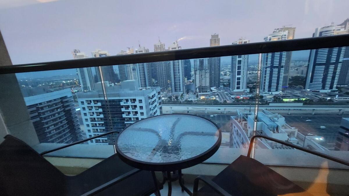 Apartment Marina View, Close To & Metro Dubai