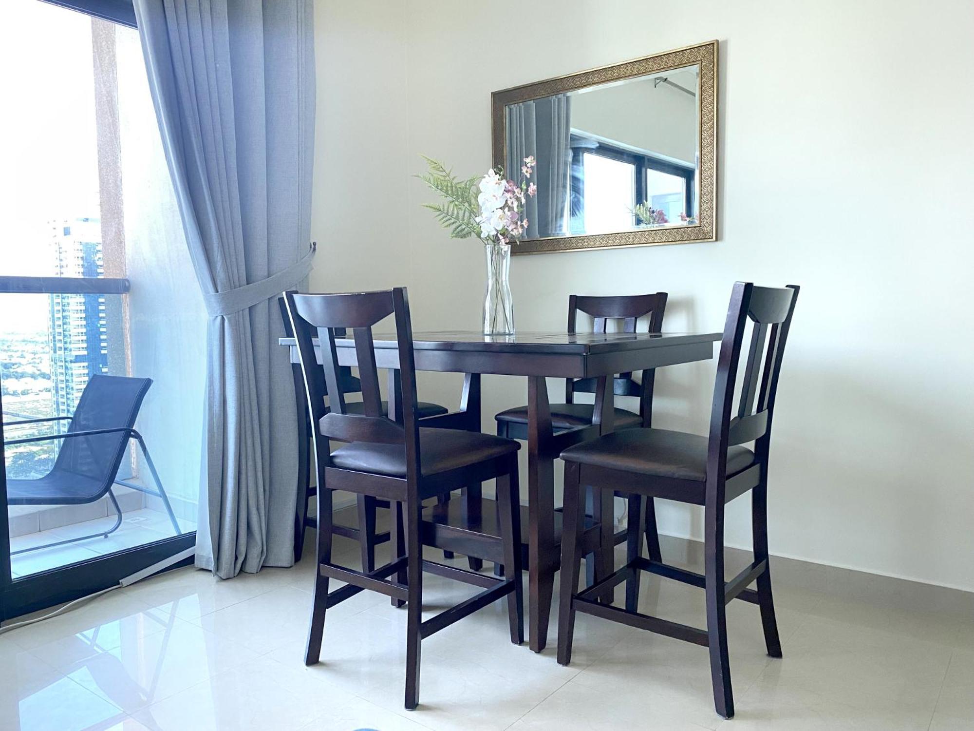Apartment Marina View, Close To & Metro Dubai