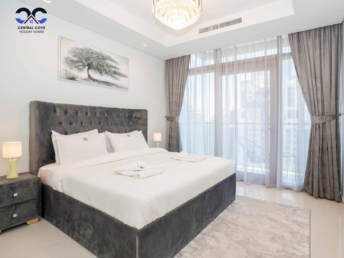 Rooftop Infinity Pool Luxury 2br Burj Khalifa View Downtown Apartment Dubai