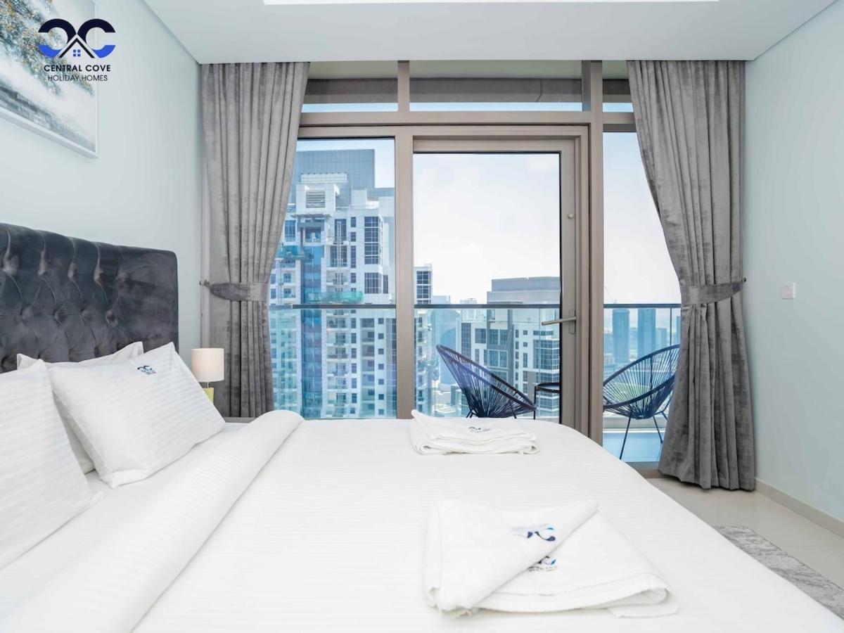 Rooftop Infinity Pool Luxury 2br Burj Khalifa View Downtown Apartment Dubai