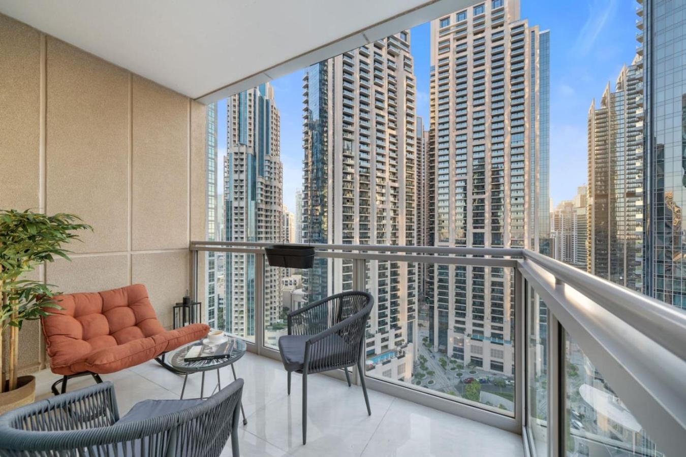 2-bedroom With Full Burj Khalifa & Opera House Views Just 9 Min Walk To Mall! *