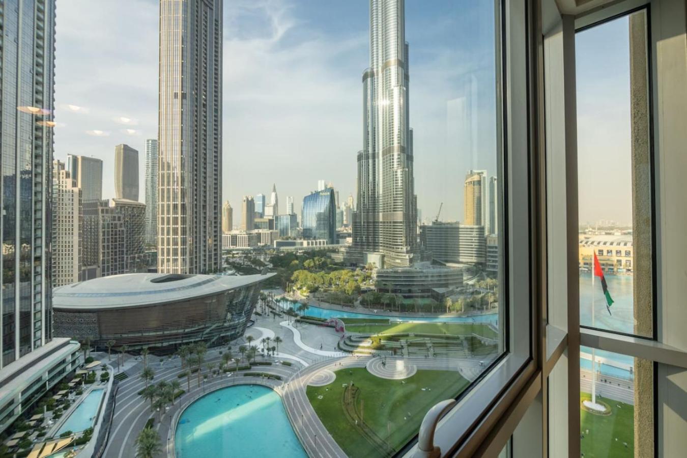 2-bedroom With Full Burj Khalifa & Opera House Views Just 9 Min Walk To Mall!