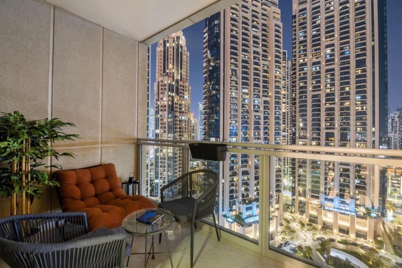 2-bedroom With Full Burj Khalifa & Opera House Views Just 9 Min Walk To Mall! Apartment Dubai
