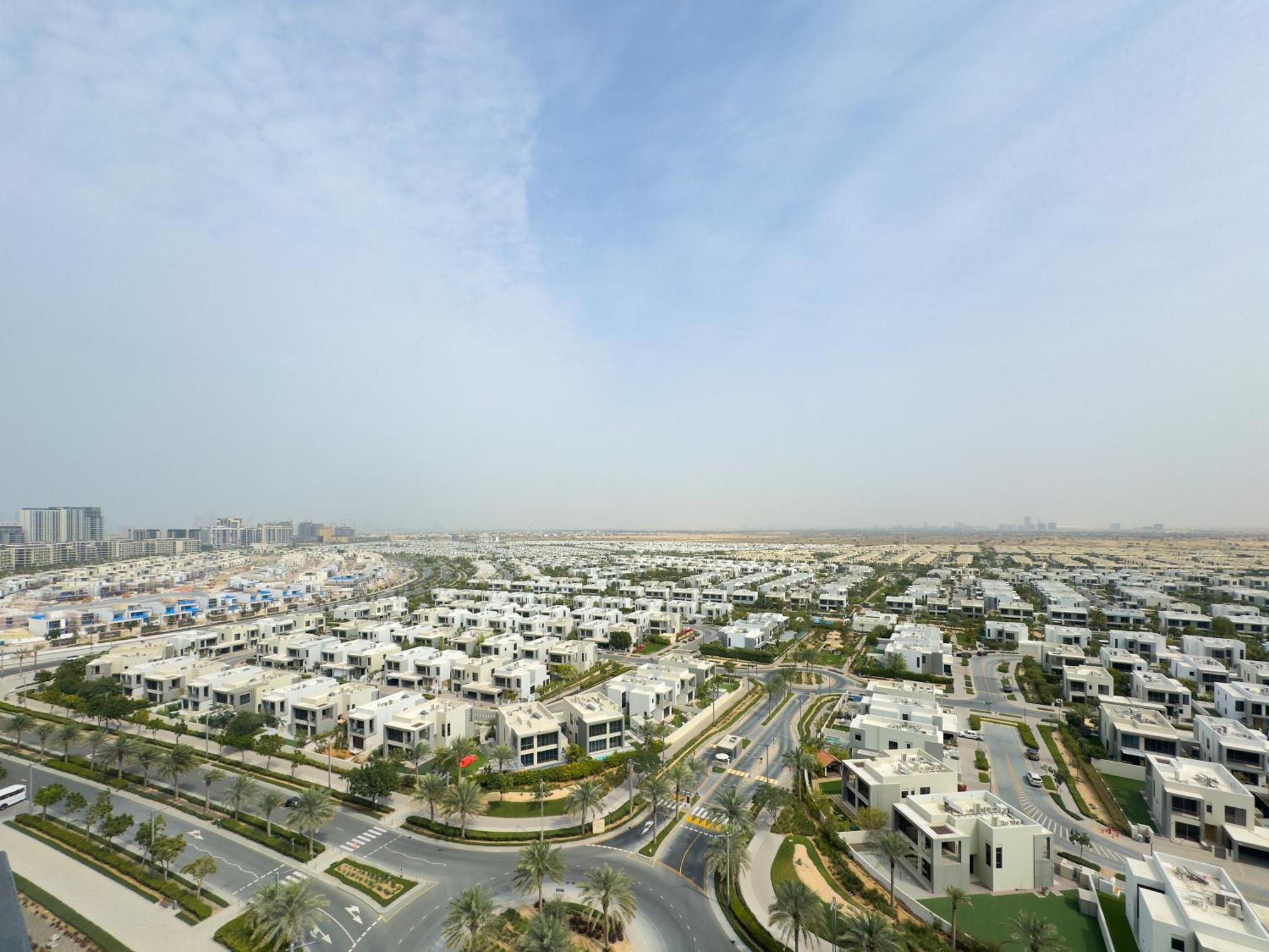 Bright & Trendy 2br In Collective, Hills Dubai