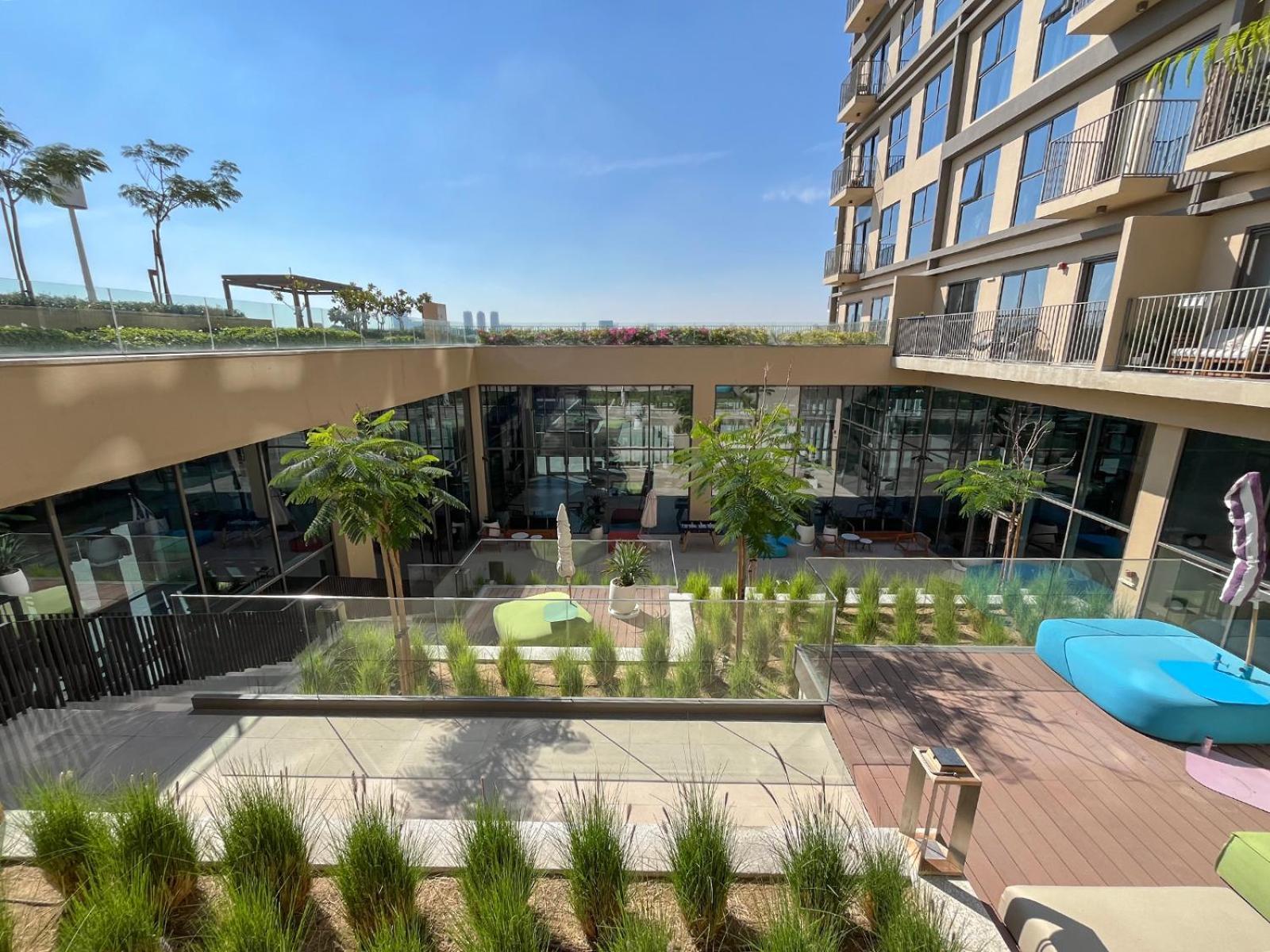 Bright & Trendy 2br In Collective, Hills Apartment Dubai