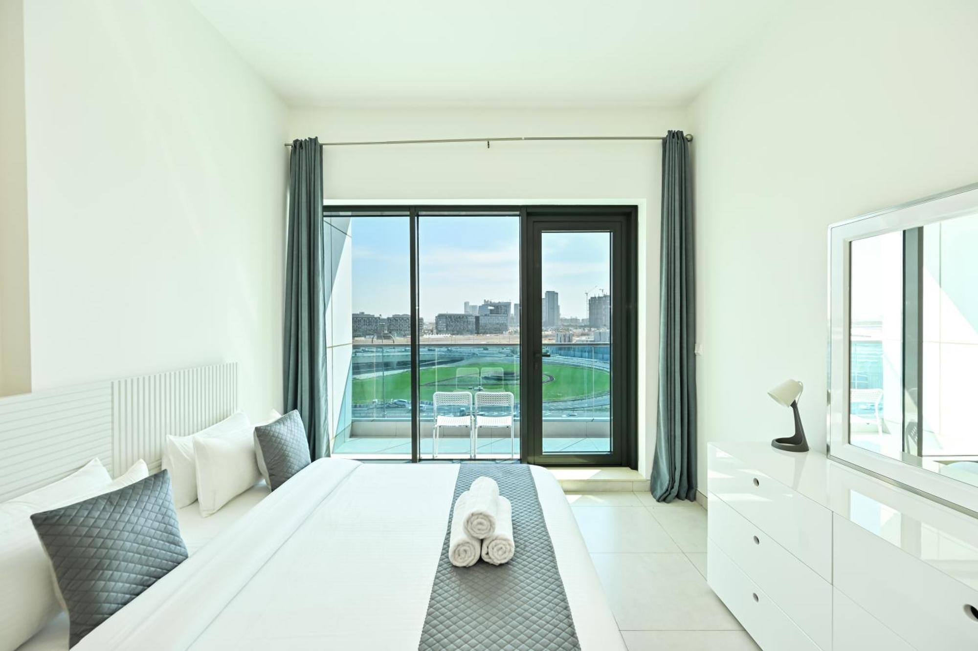 Luxury 1br Near Burj Khalifa With Canal Views *
