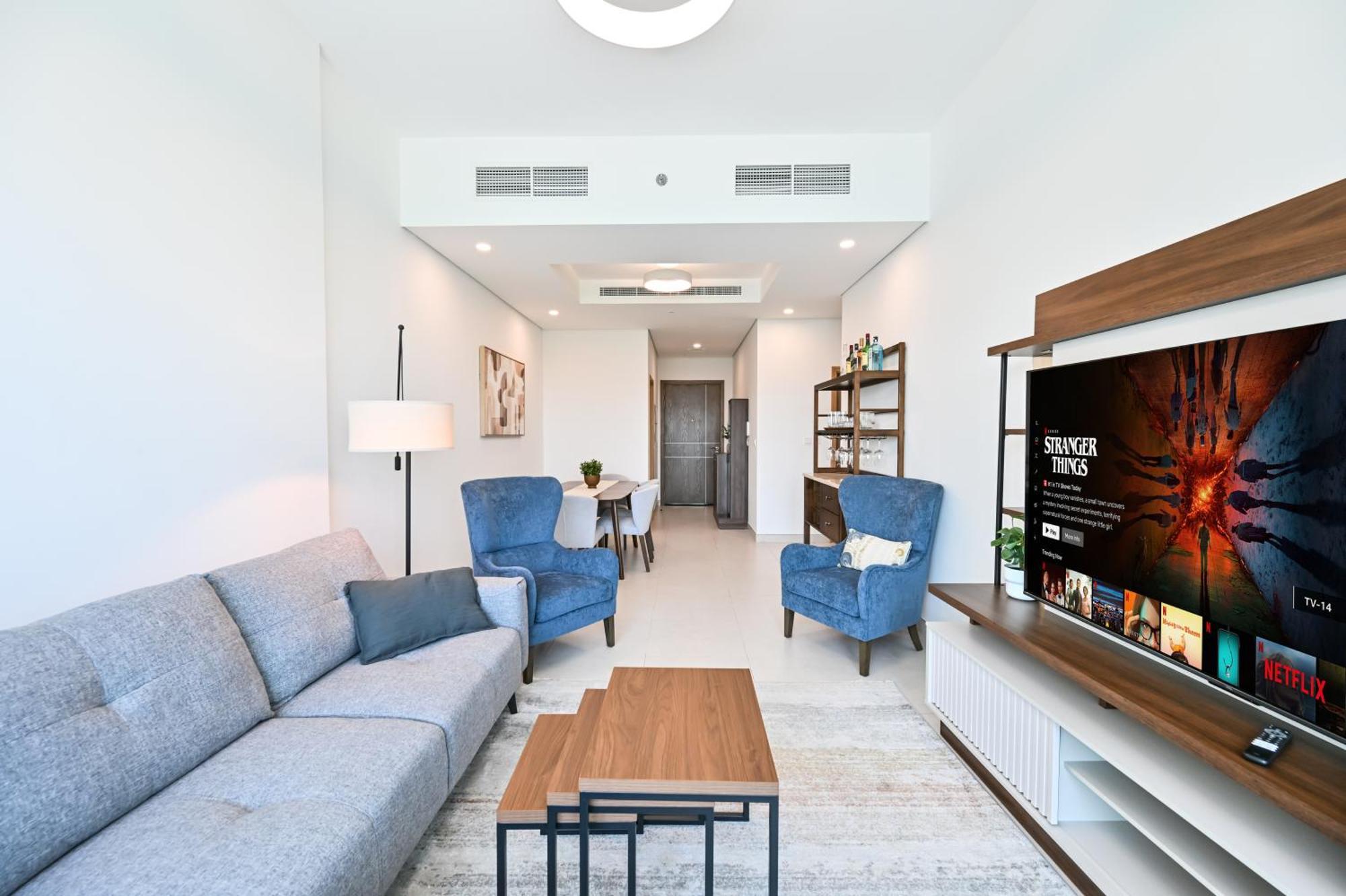 Luxury 1br Near Burj Khalifa With Canal Views Apartment *