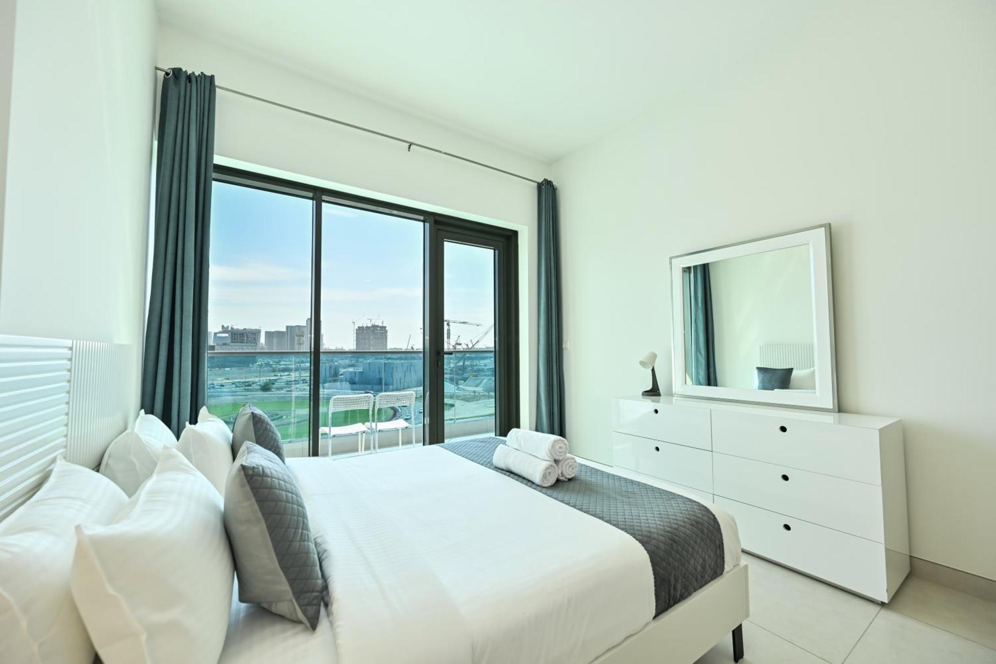 Luxury 1br Near Burj Khalifa With Canal Views Apartment *