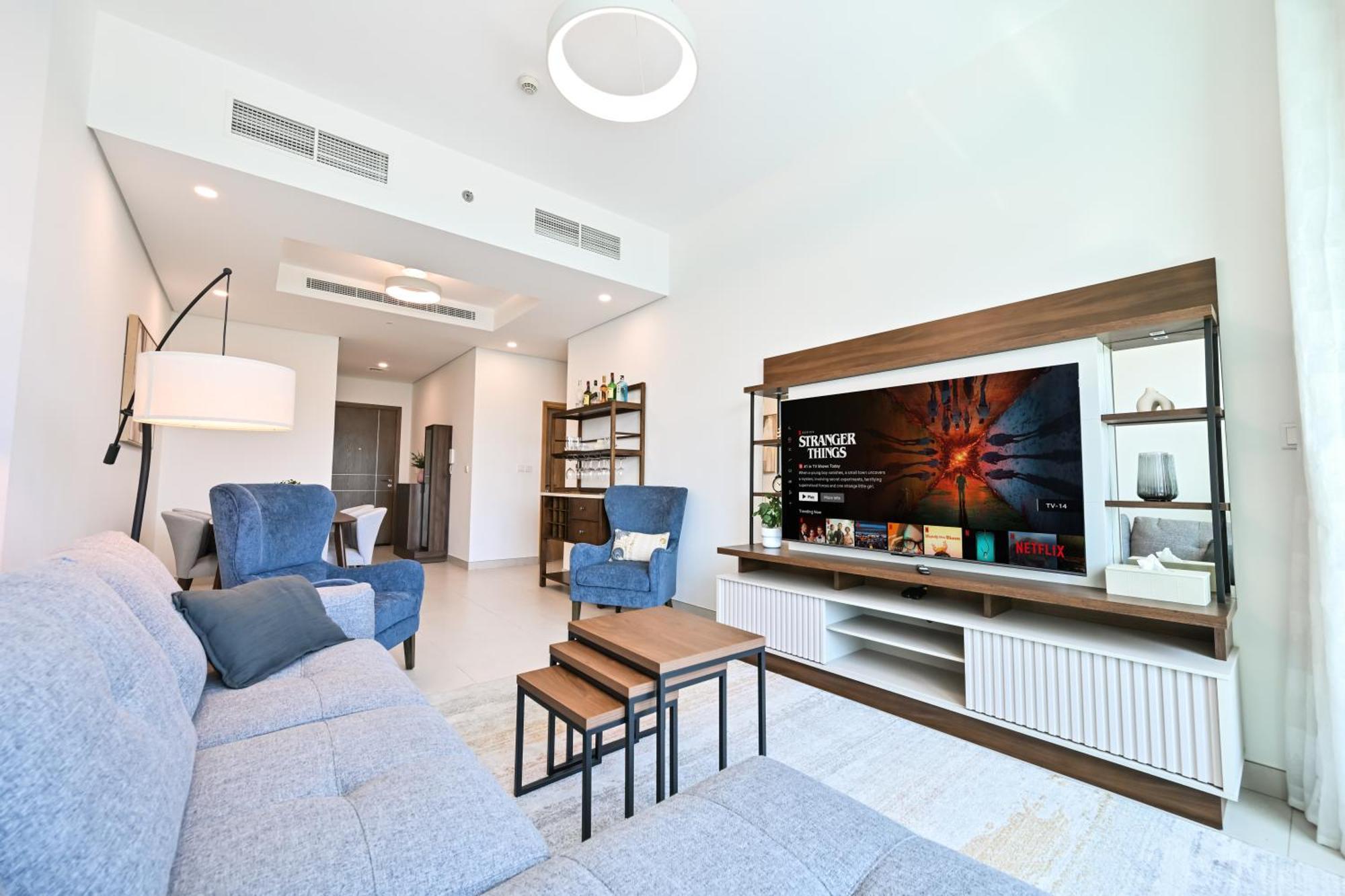 Luxury 1br Near Burj Khalifa With Canal Views Apartment *