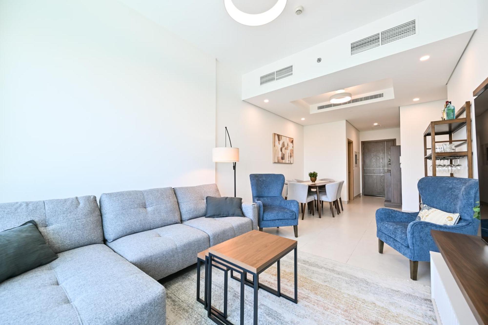 Luxury 1br Near Burj Khalifa With Canal Views Apartment
