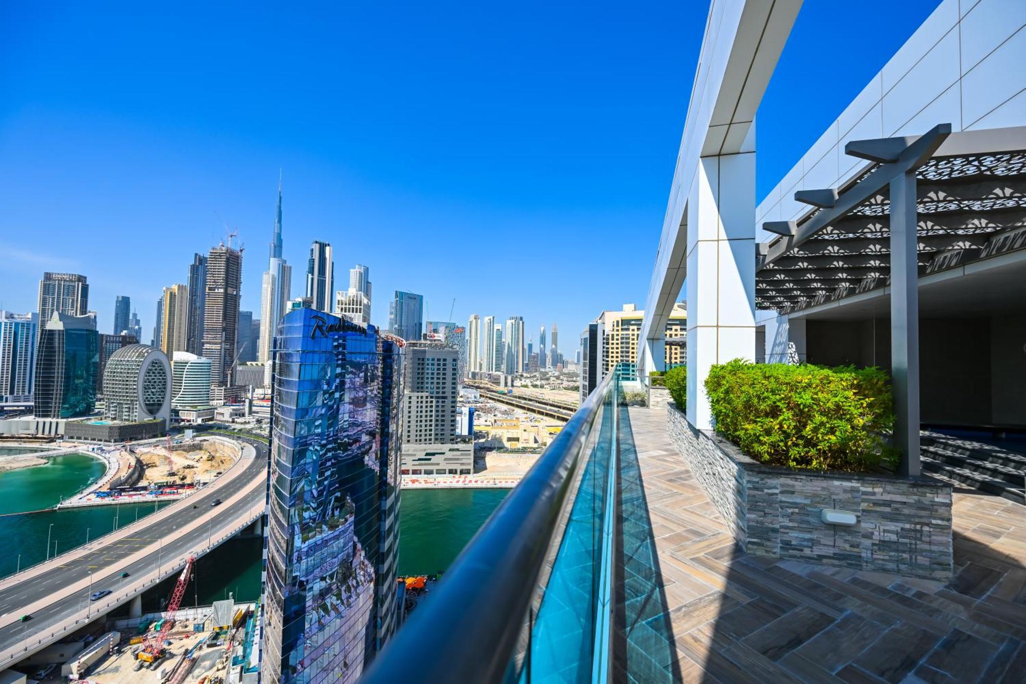 Luxury 1br Near Burj Khalifa With Canal Views Apartment *