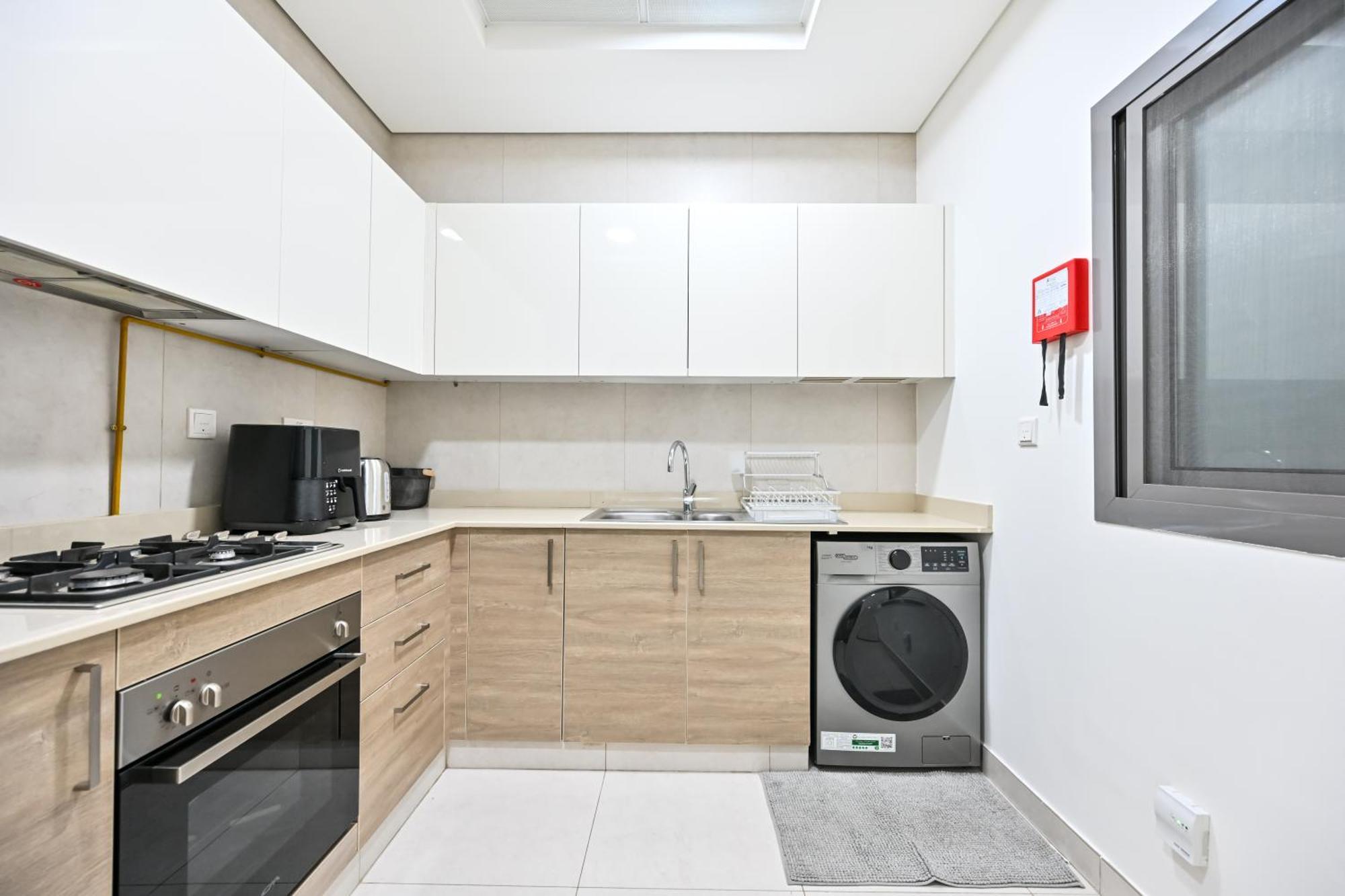 Apartment Luxury 1br Near Burj Khalifa With Canal Views *