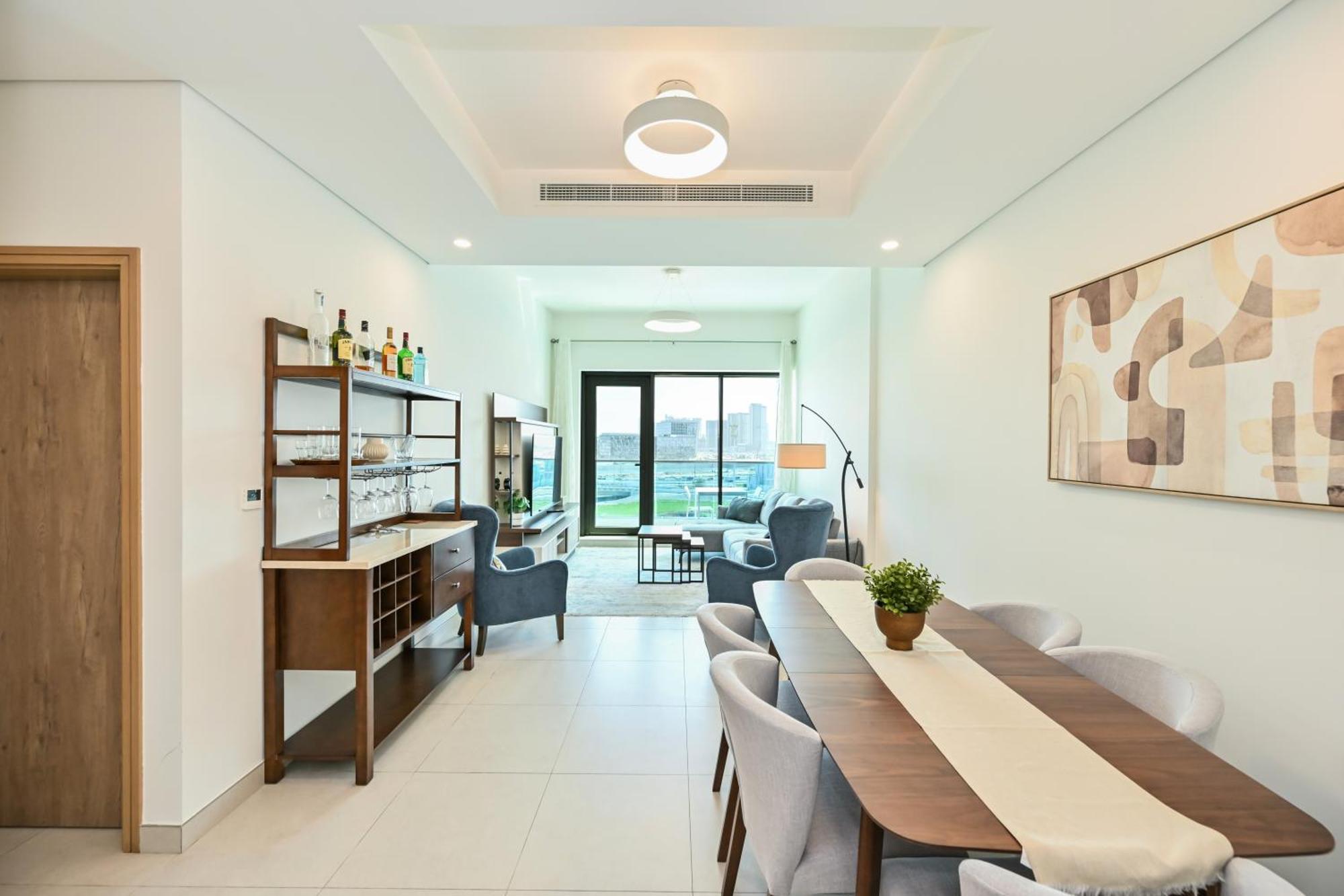 Luxury 1br Near Burj Khalifa With Canal Views Apartment