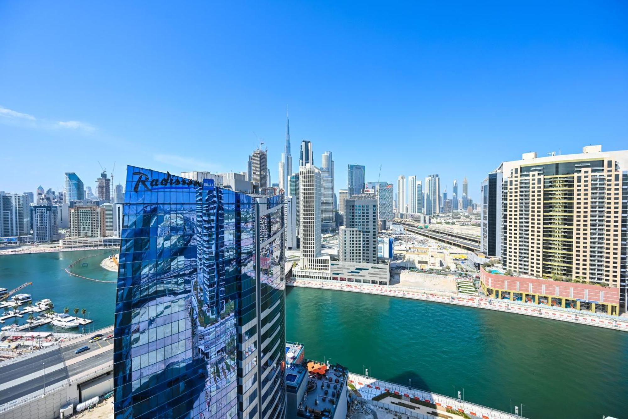 Luxury 1br Near Burj Khalifa With Canal Views Apartment *