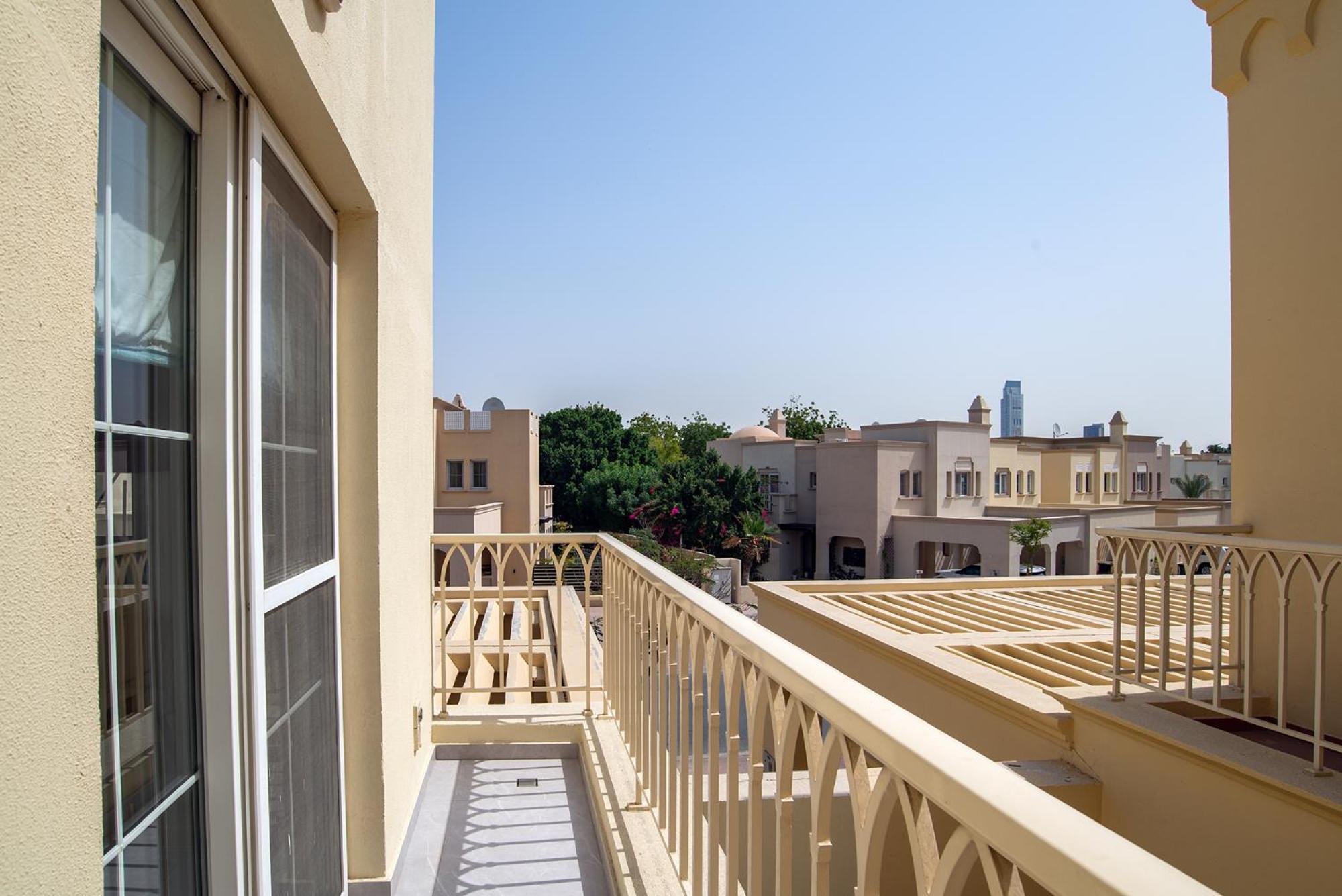 Villa Cozy 2bhk In Springs 14 *