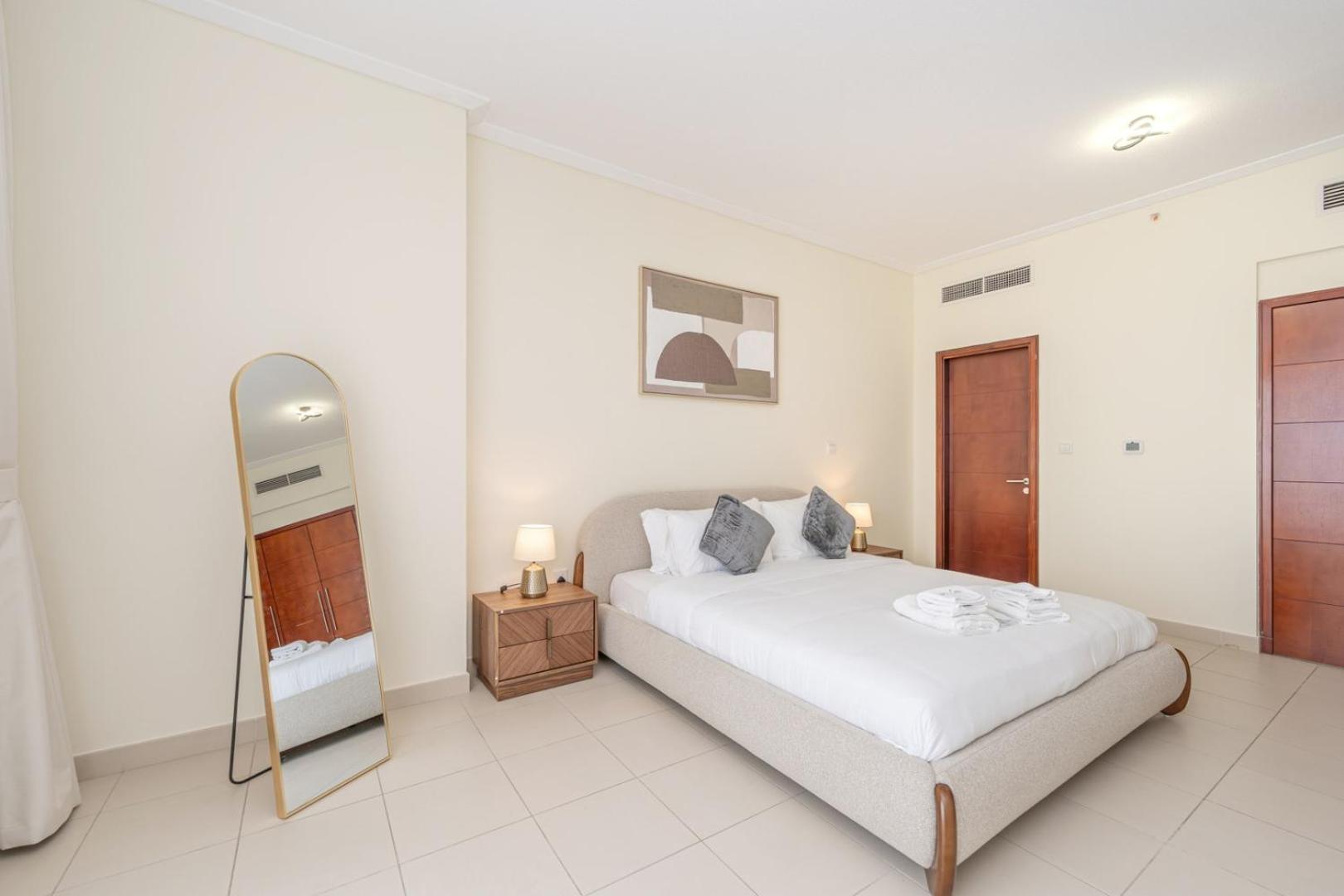 Exquisite Living I Skyline View Apartment
