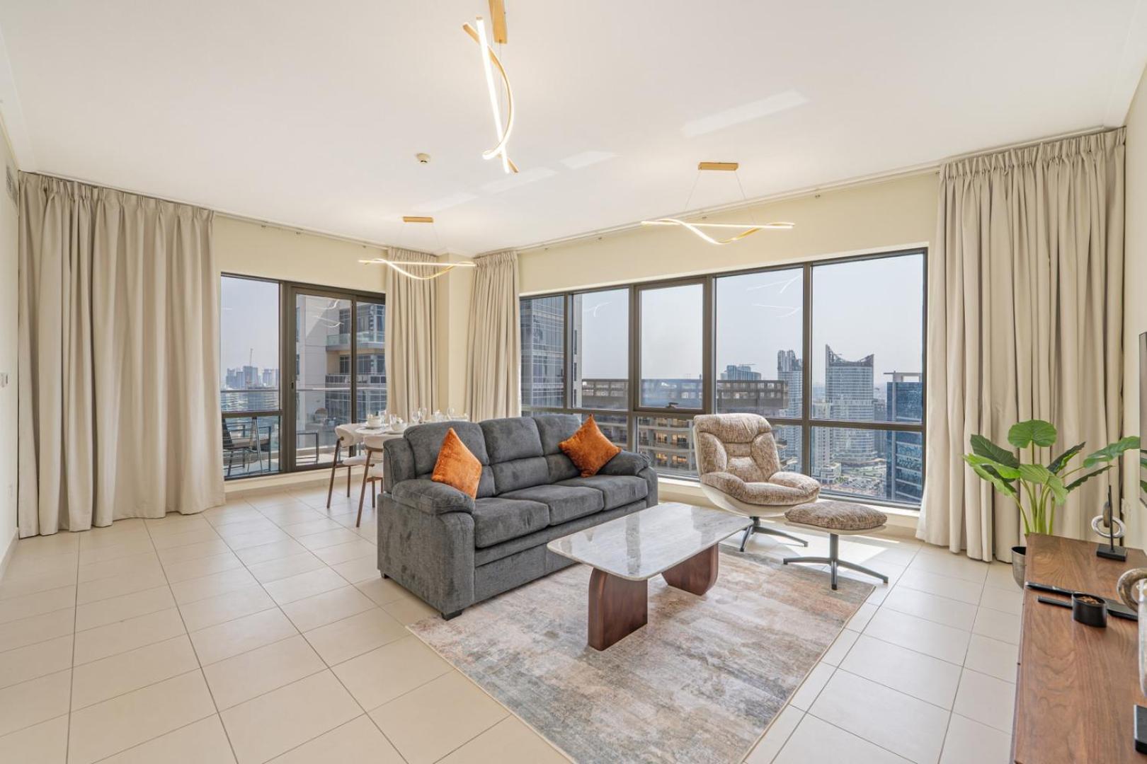 Exquisite Living I Skyline View Apartment