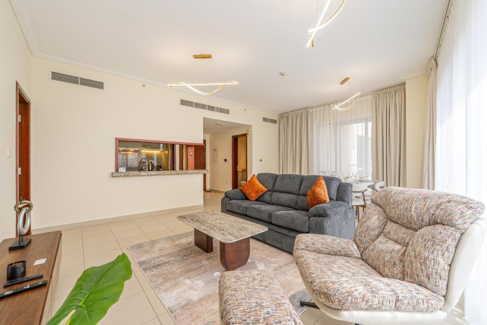 Exquisite Living I Skyline View Apartment