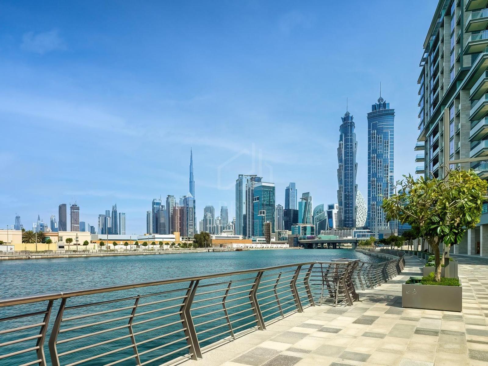 Apartment Brand New In Canal Front Wasl