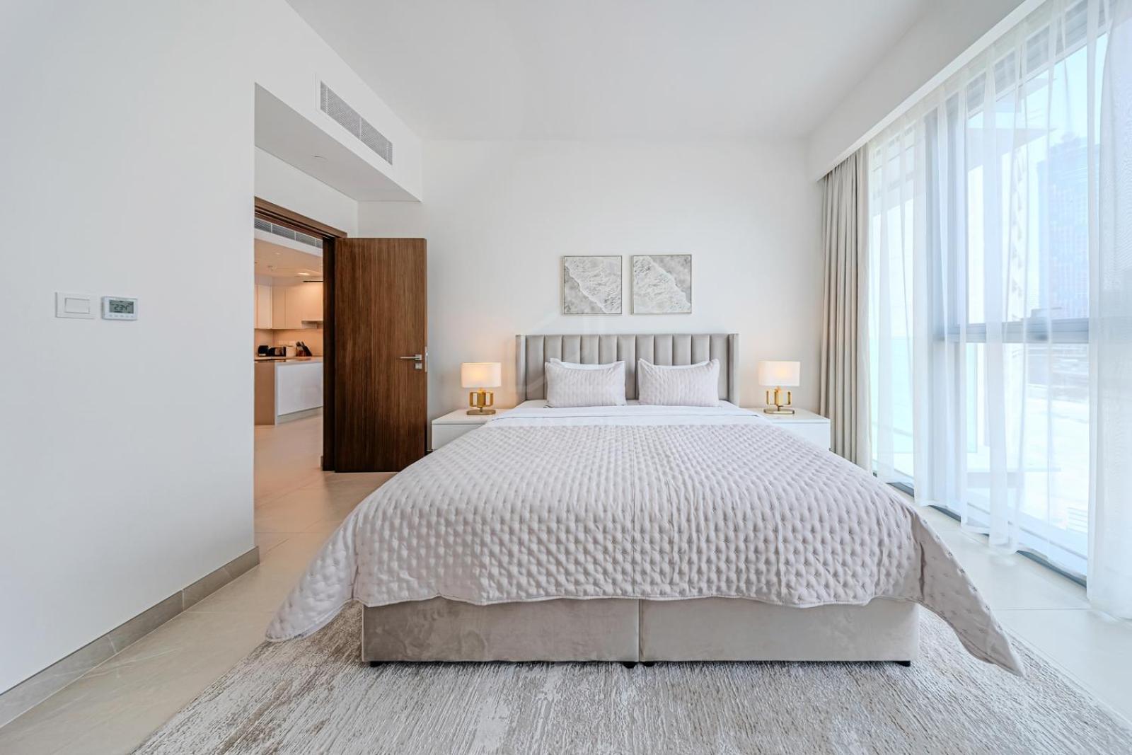 Apartment Brand New In Canal Front Wasl *