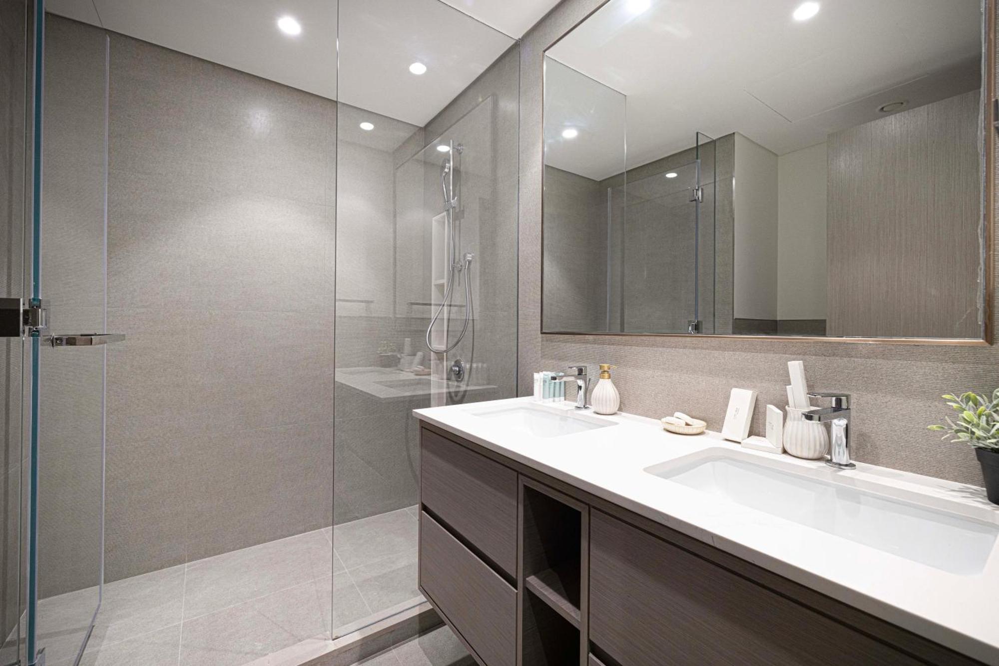 Gogoto Ultra Lux Burj View Spacious High Floor * Dubai