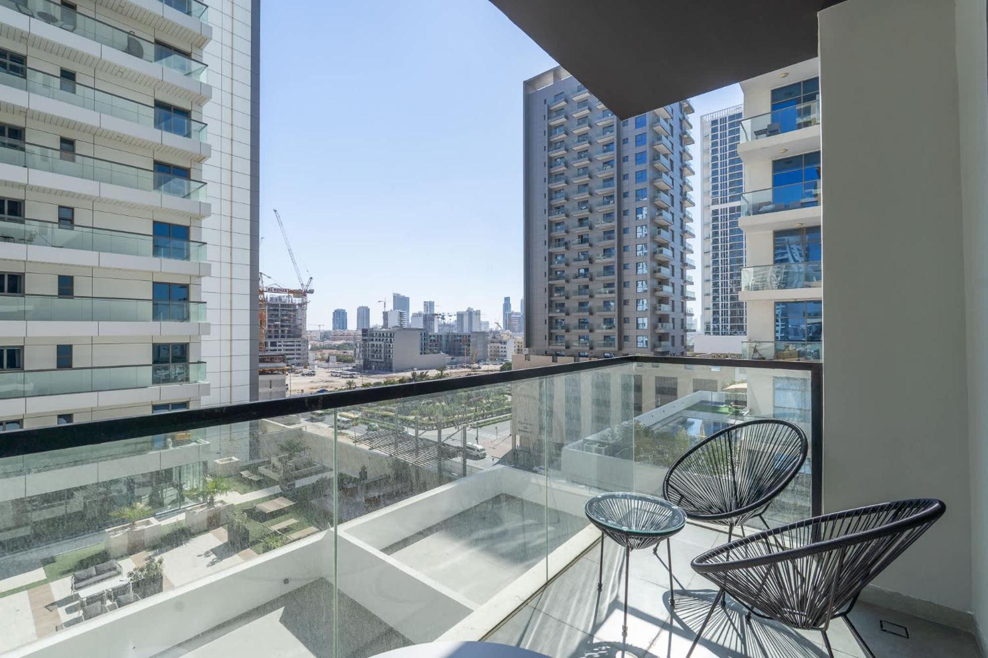 Astonishing In Empire Jvc * Dubai
