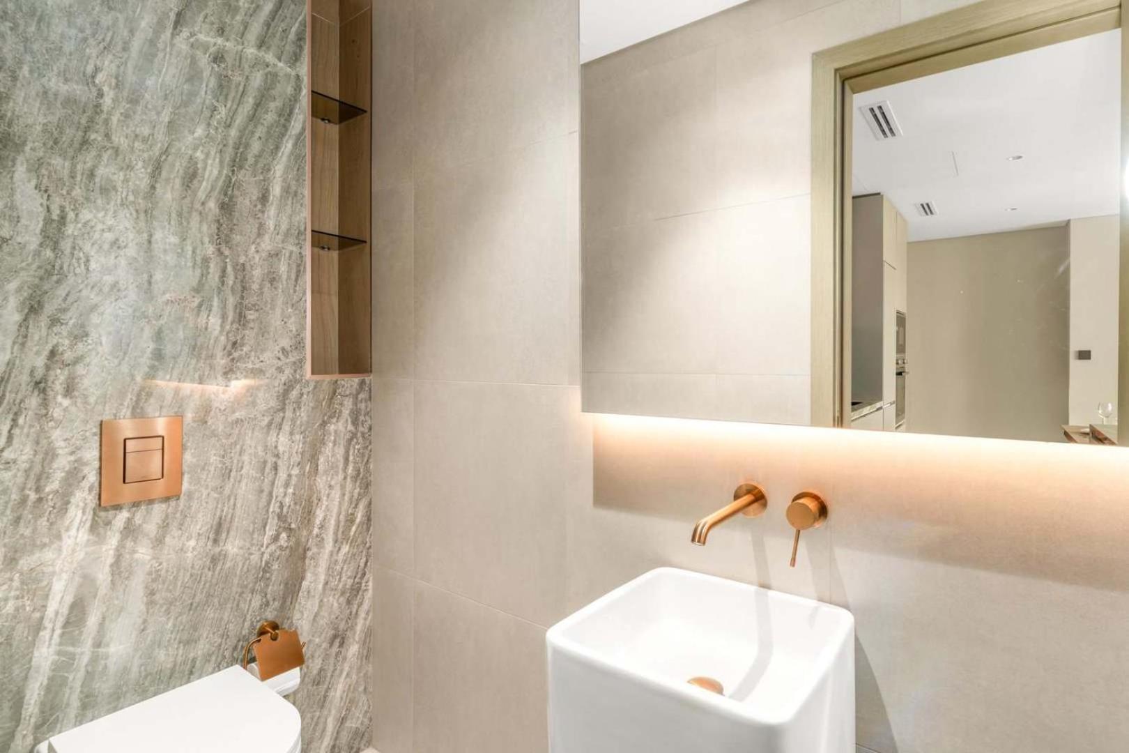 Luxurious In Jvc With Rooftop Pool & Gym Dubai