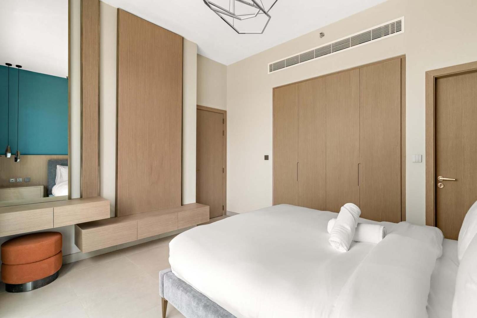 Luxurious In Jvc With Rooftop Pool & Gym *