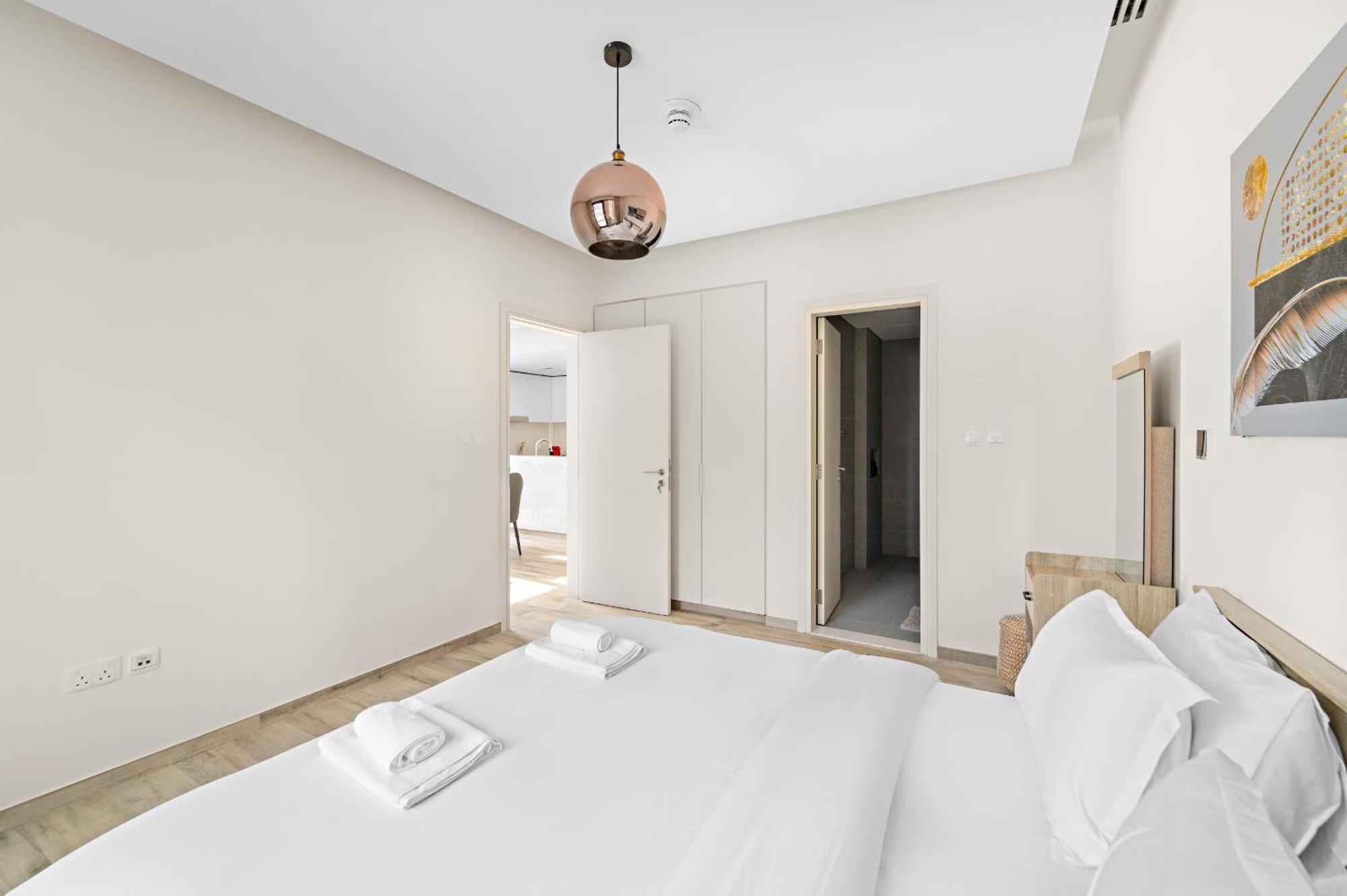 Vayk- Elegant 1 Bd In Business Bay Apartment